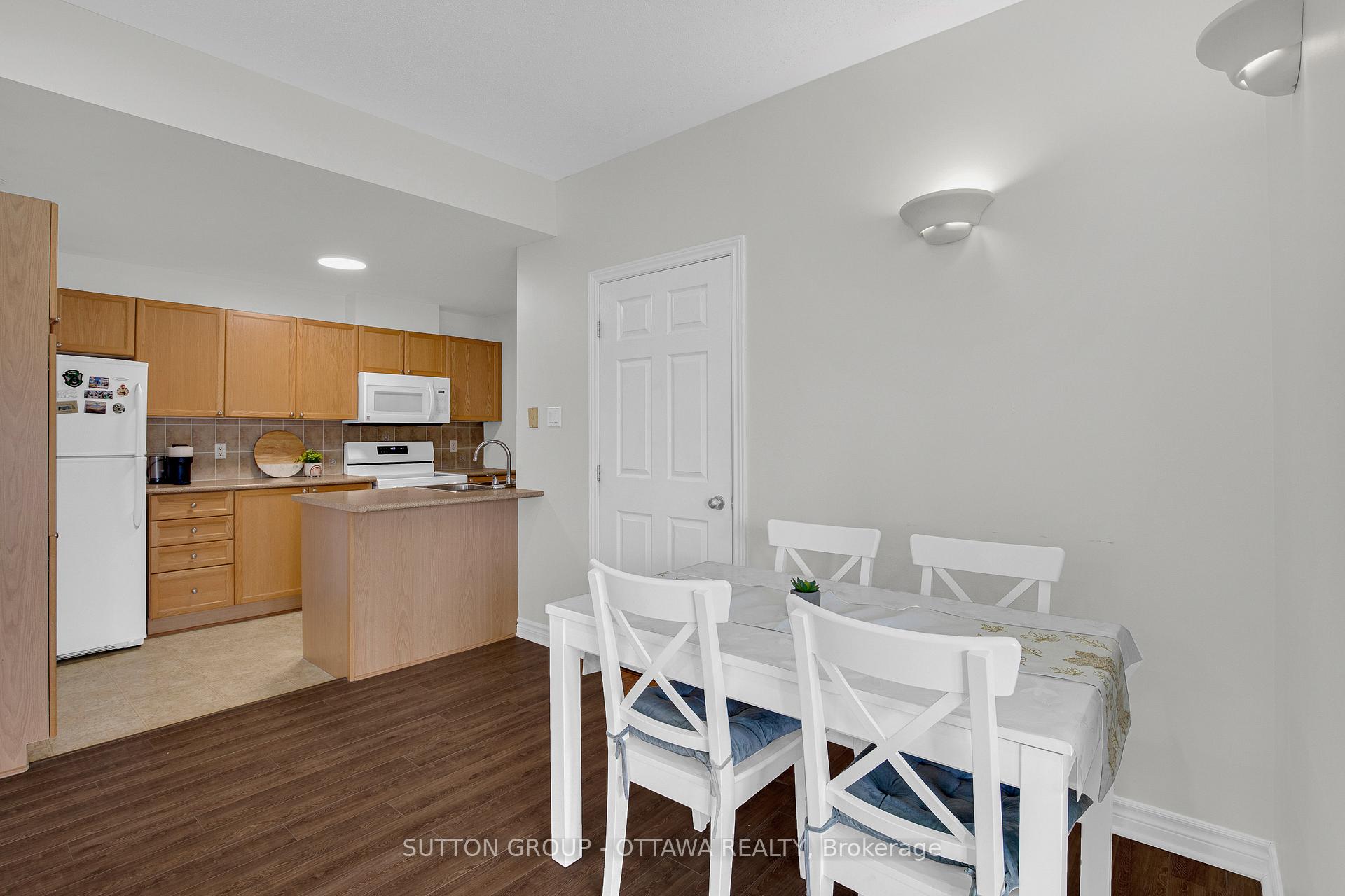 Photo 10 of Unit F, 241 Crestway Drive, Ottawa, Barrhaven East — HOMEH