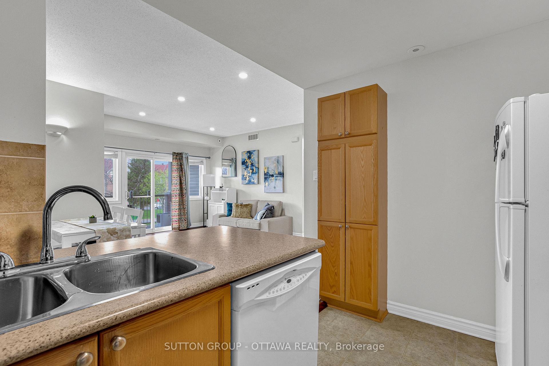 Photo 15 of Unit F, 241 Crestway Drive, Ottawa, Barrhaven East — HOMEH