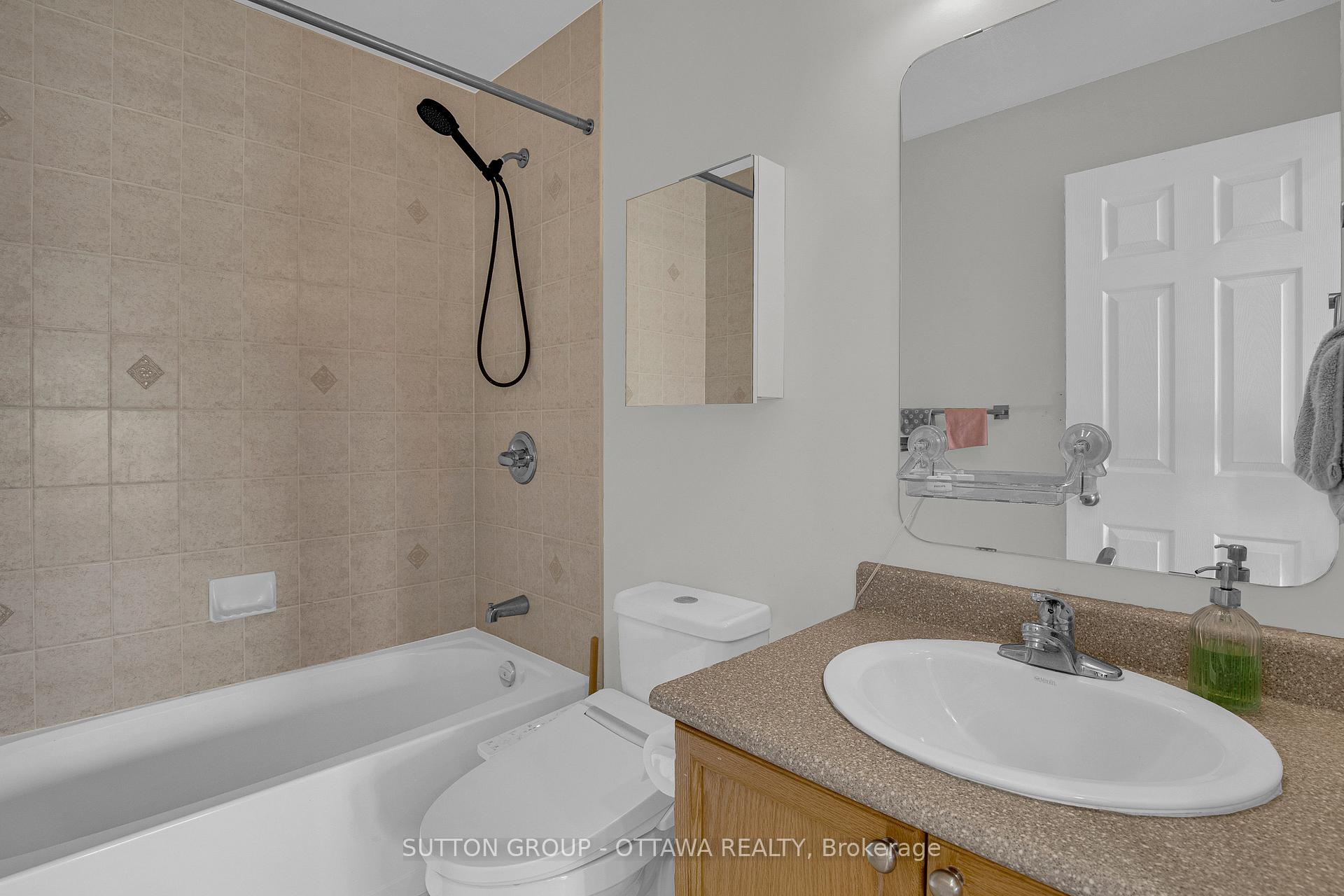 Photo 21 of Unit F, 241 Crestway Drive, Ottawa, Barrhaven East — HOMEH