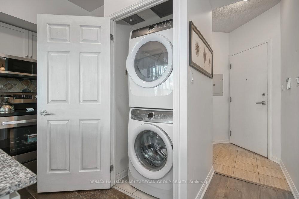 Photo 10 of Unit 1518, 230 Queens Quay W, Toronto, Waterfront Communities — HOMEH