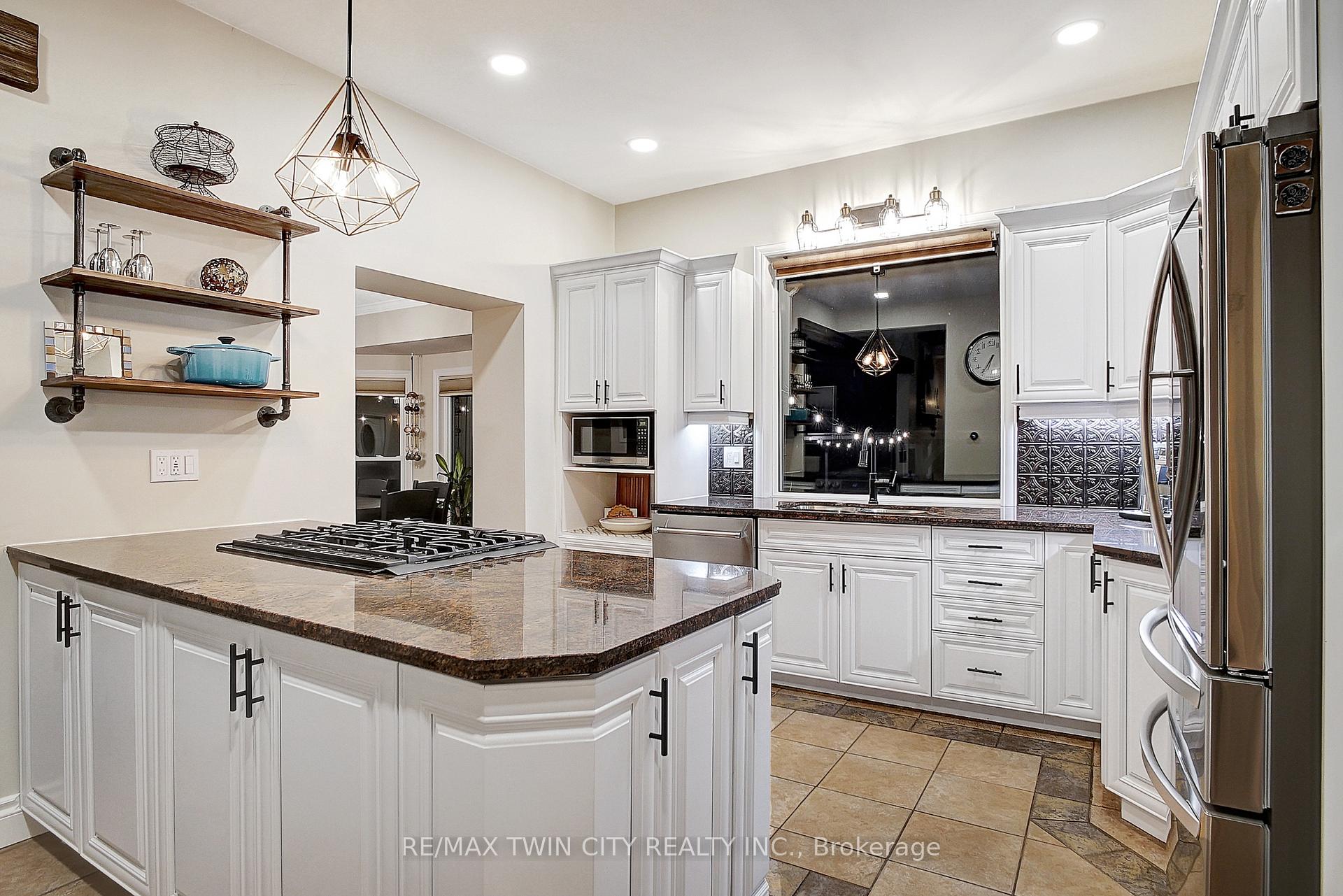 Photo 6 of 1059 Colborne Street N, Brant, Brantford Twp — HOMEH