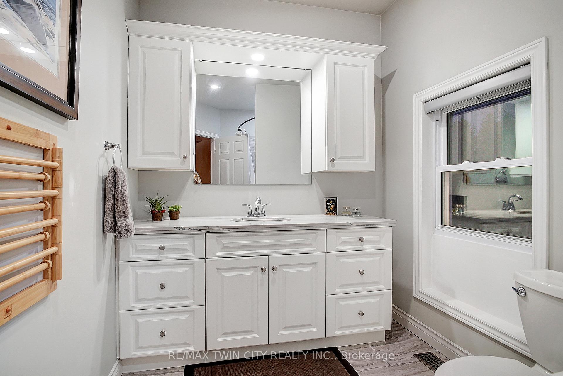Photo 14 of 1059 Colborne Street N, Brant, Brantford Twp — HOMEH