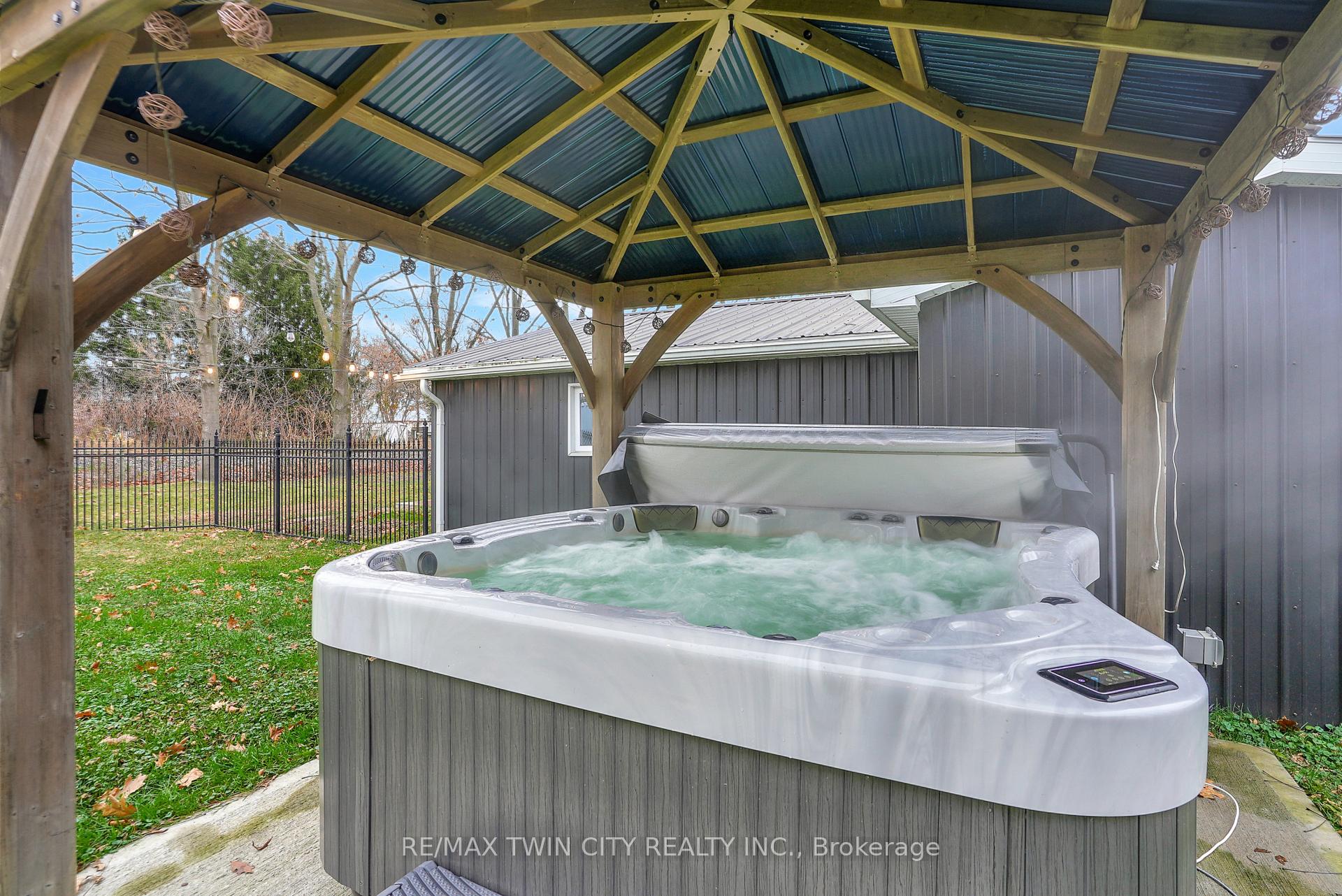 Photo 34 of 1059 Colborne Street N, Brant, Brantford Twp — HOMEH