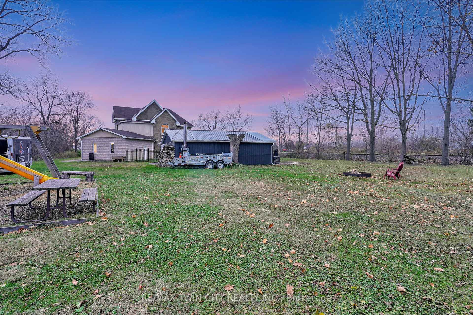 Photo 38 of 1059 Colborne Street N, Brant, Brantford Twp — HOMEH