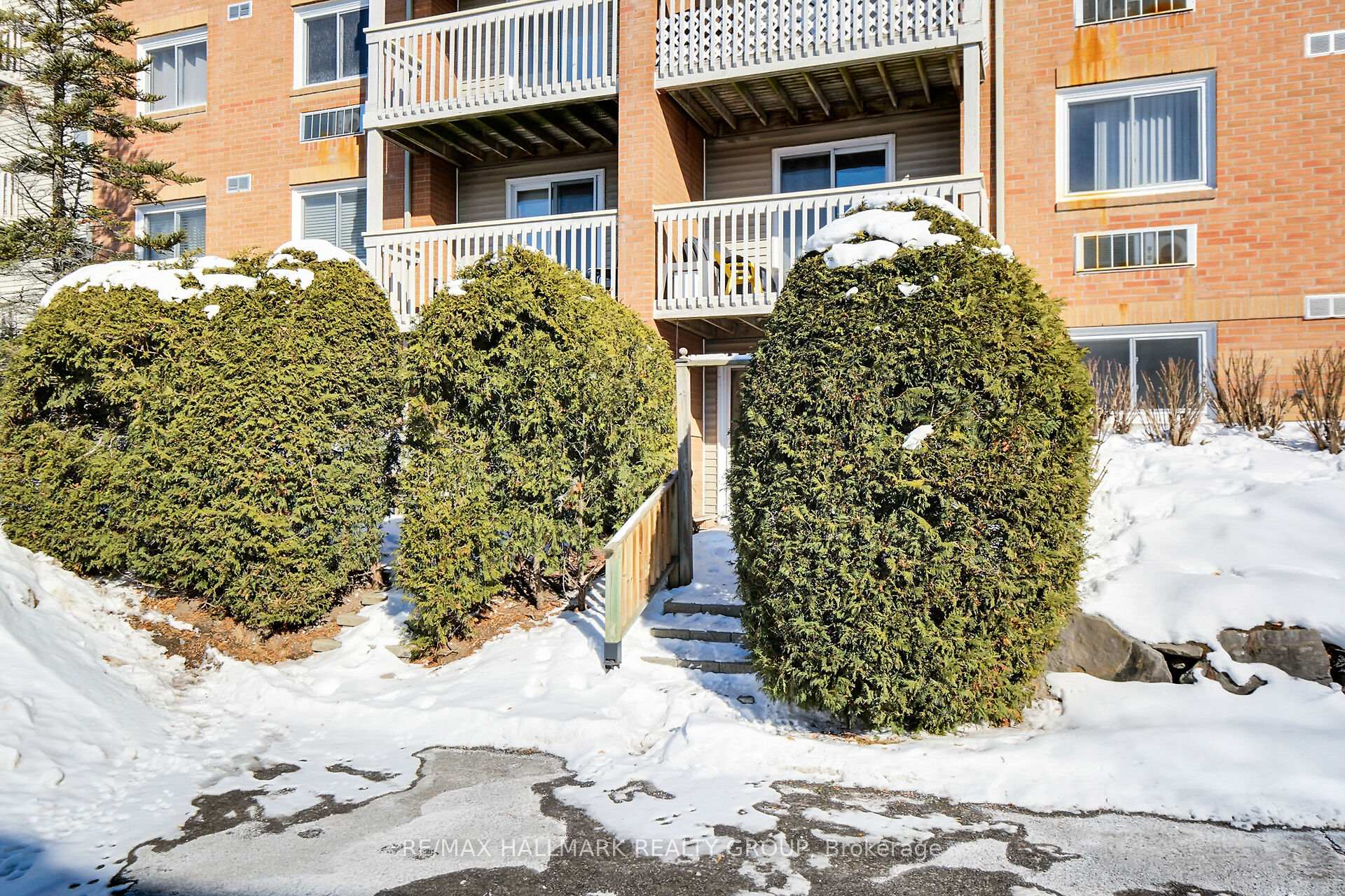 Photo 35 of Unit 112, 345 Centrum Boulevard, Ottawa, Bilberry Creek/Queenswood Heights — HOMEH