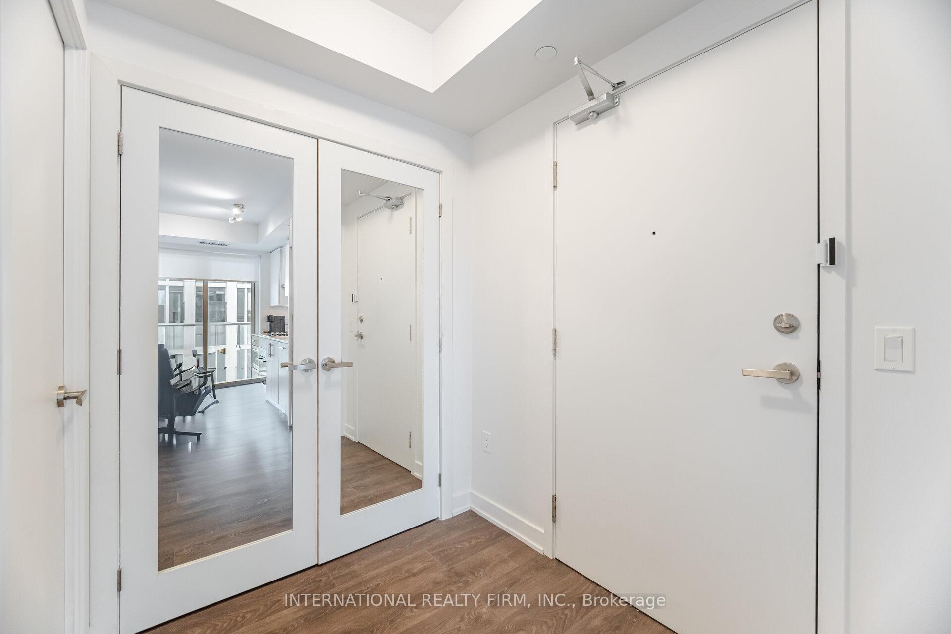 Photo 5 of Unit 710, 99 Broadway Avenue, Toronto, Mount Pleasant West — HOMEH