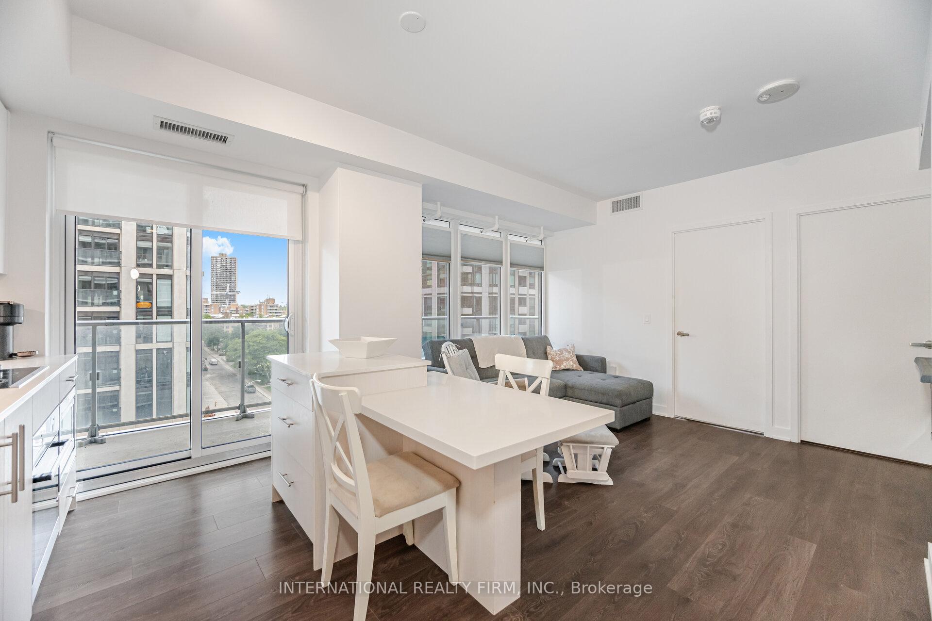 Photo 6 of Unit 710, 99 Broadway Avenue, Toronto, Mount Pleasant West — HOMEH
