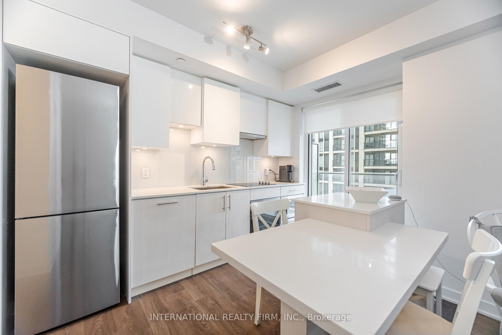 Photo 7 of Unit 710, 99 Broadway Avenue, Toronto, Mount Pleasant West — HOMEH