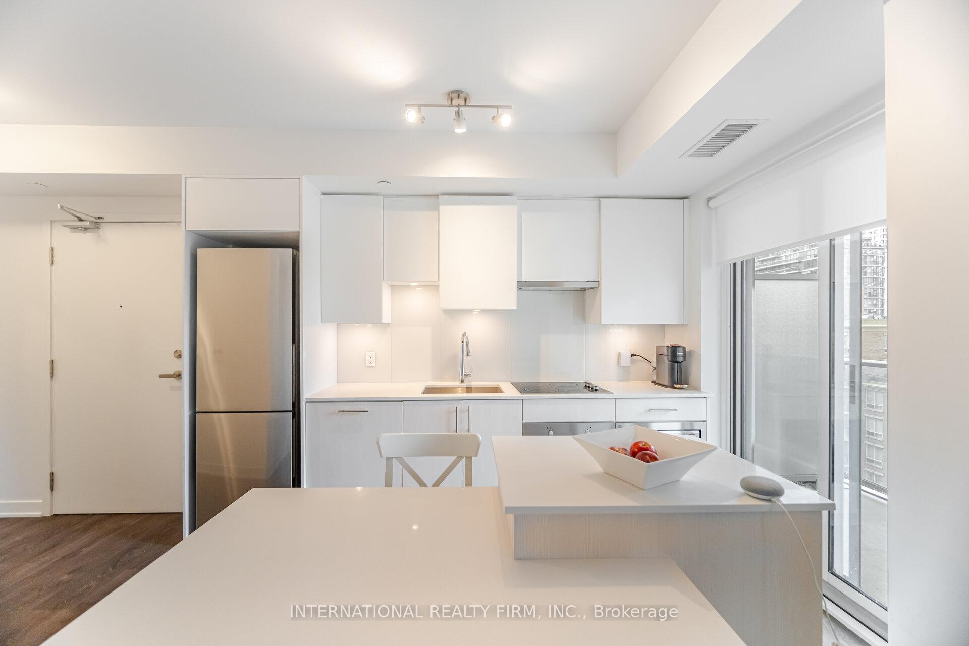 Photo 8 of Unit 710, 99 Broadway Avenue, Toronto, Mount Pleasant West — HOMEH