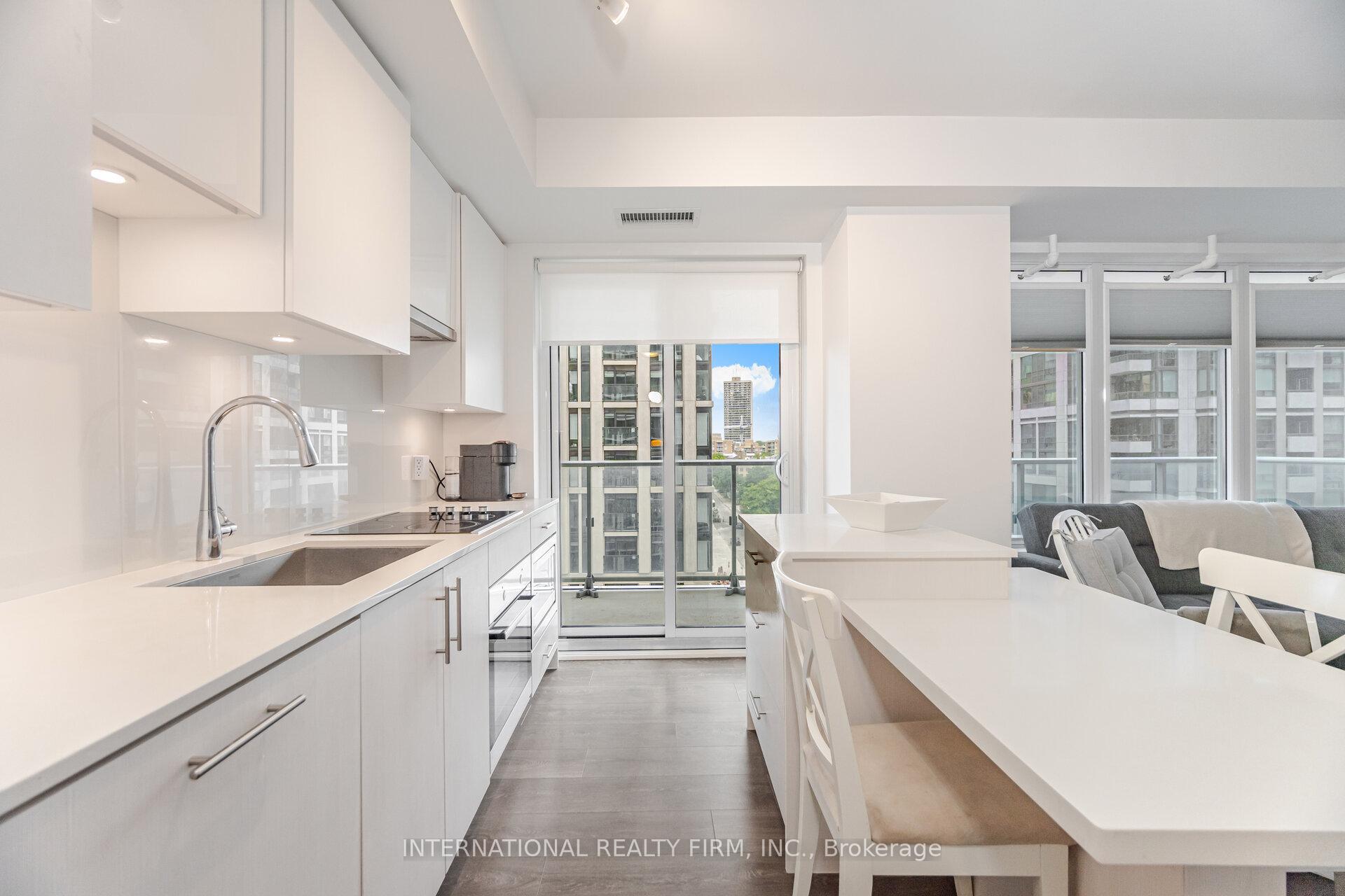 Photo 9 of Unit 710, 99 Broadway Avenue, Toronto, Mount Pleasant West — HOMEH