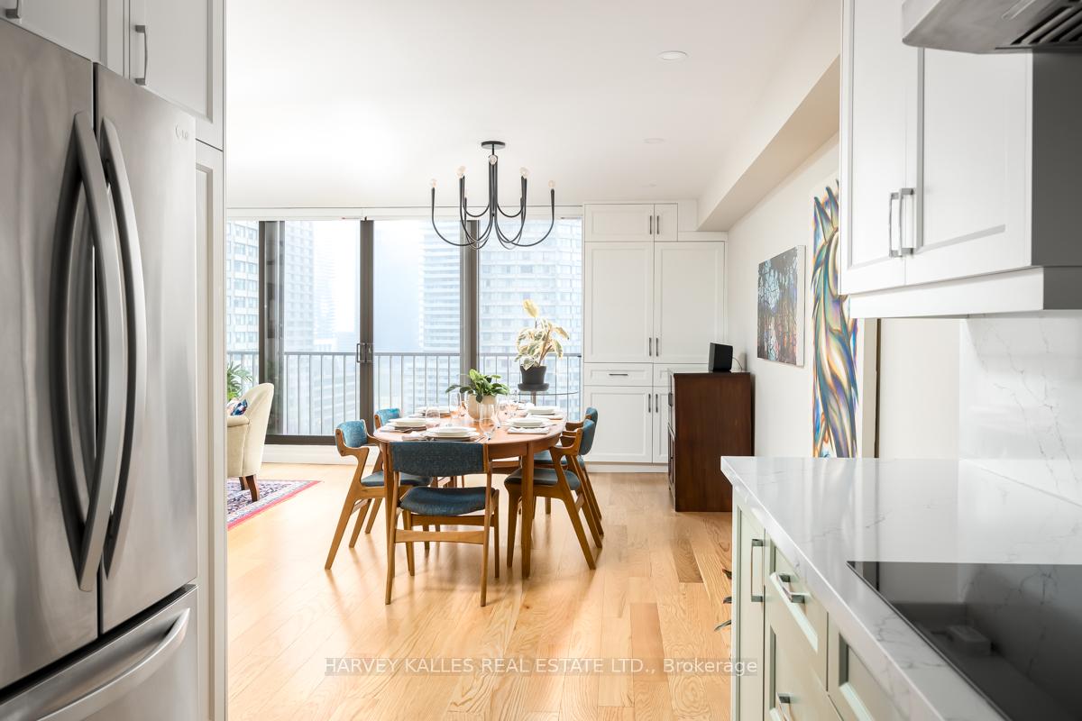 Photo 8 of Unit 1605, 33 Harbour Square, Toronto, Waterfront Communities — HOMEH