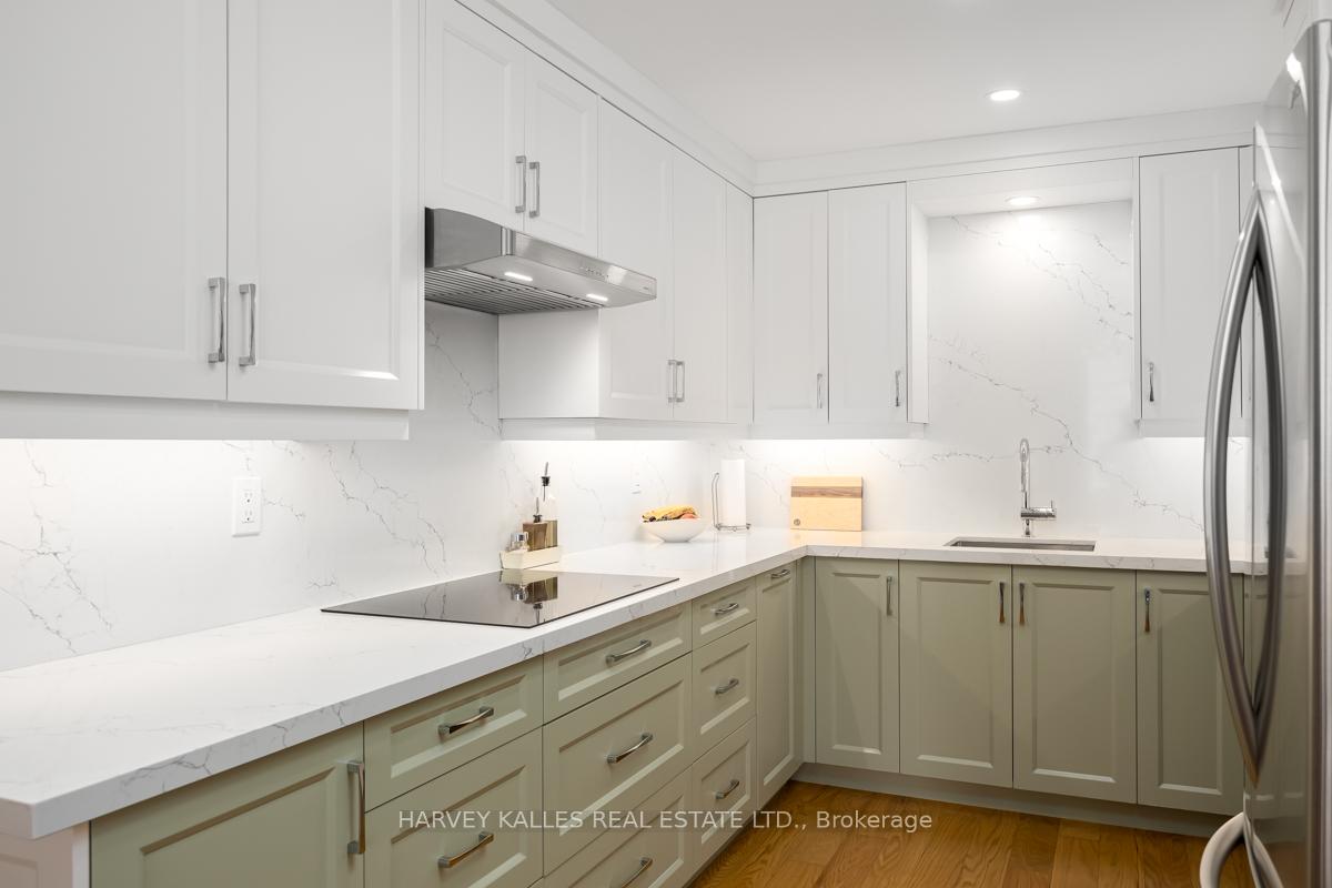 Photo 10 of Unit 1605, 33 Harbour Square, Toronto, Waterfront Communities — HOMEH
