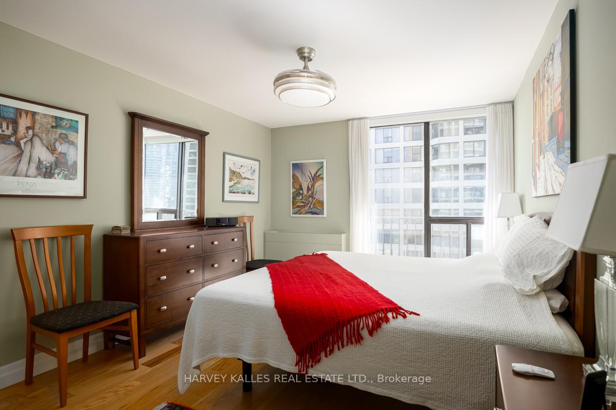 Photo 18 of Unit 1605, 33 Harbour Square, Toronto, Waterfront Communities — HOMEH
