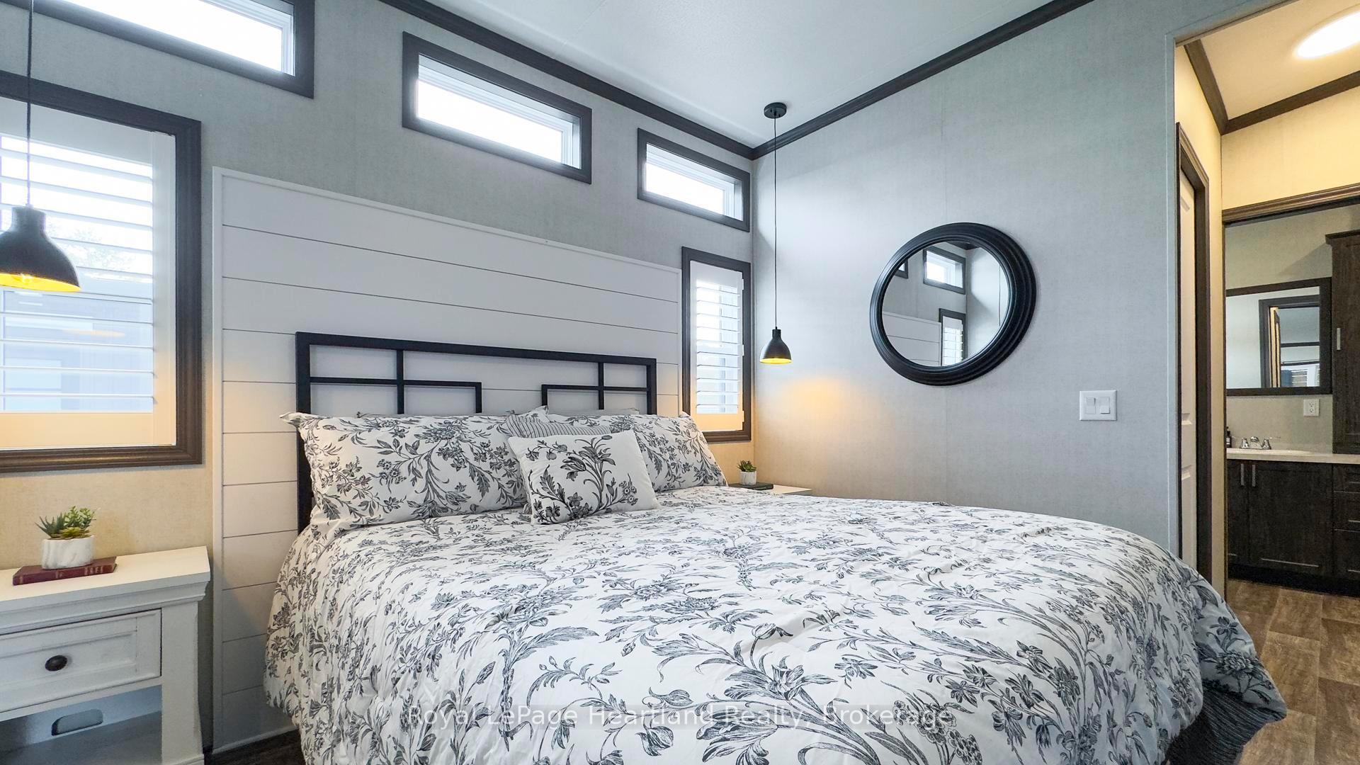 Photo 11 of Unit 9, 77683 Bluewater Highway, Bluewater, Bayfield — HOMEH