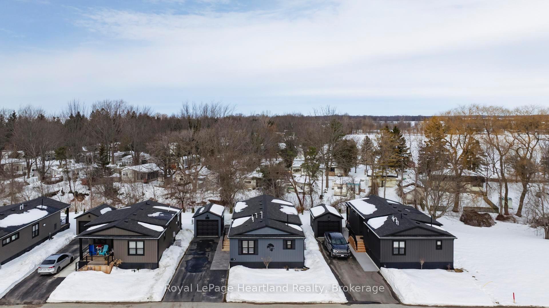Photo 23 of Unit 9, 77683 Bluewater Highway, Bluewater, Bayfield — HOMEH