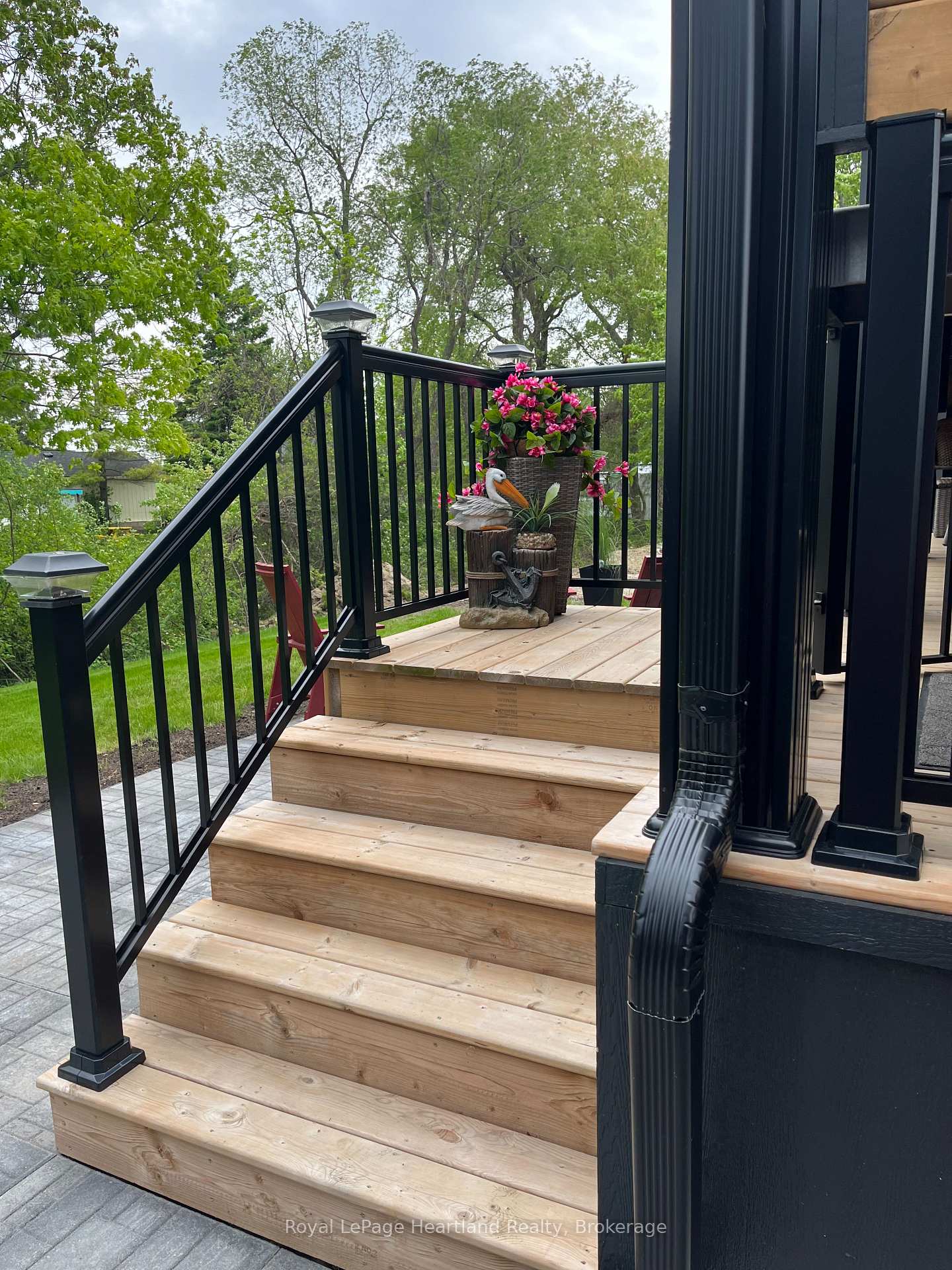 Photo 34 of Unit 9, 77683 Bluewater Highway, Bluewater, Bayfield — HOMEH