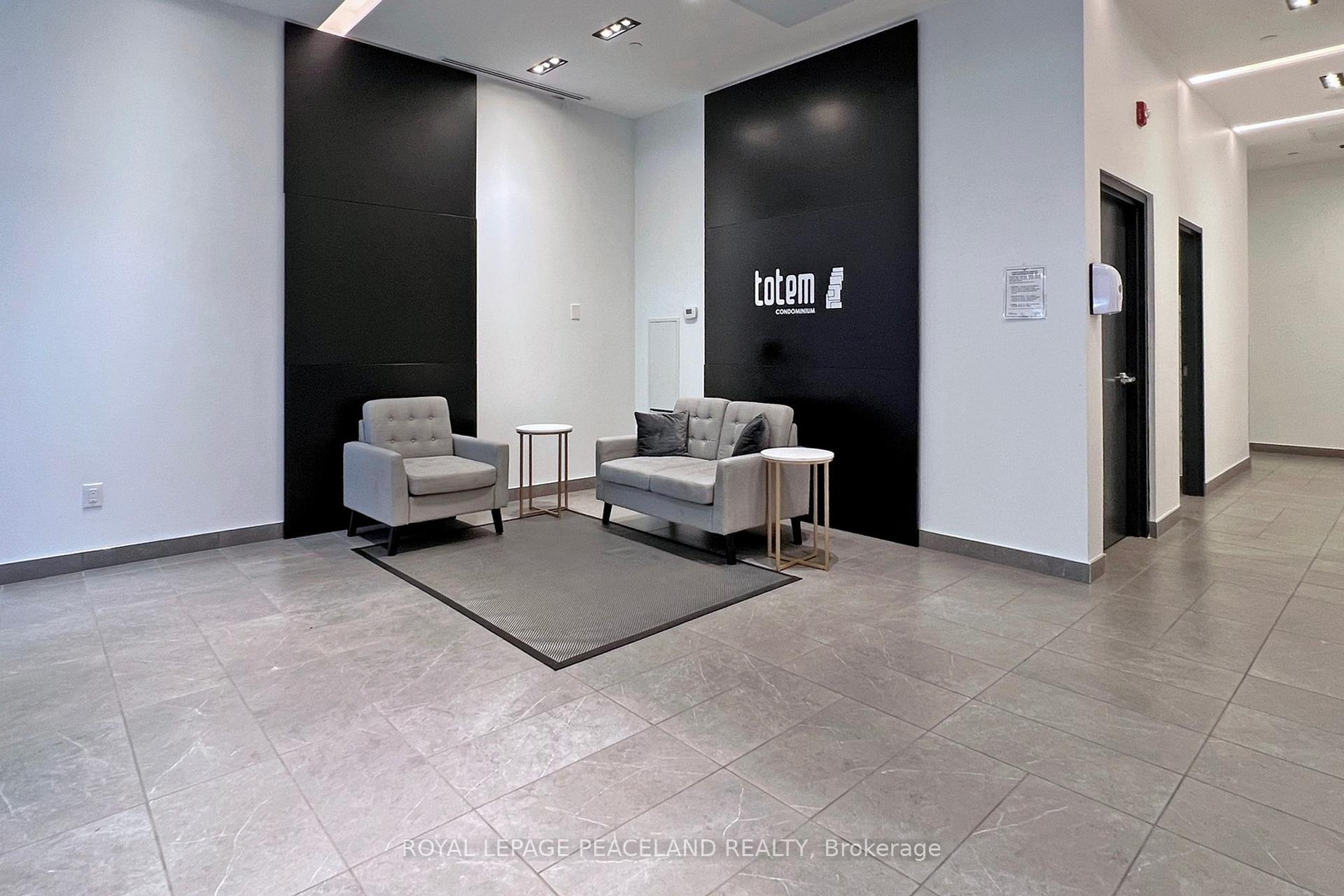 Photo 3 of Unit 910, 17 Dundonald Street, Toronto, Church-Yonge Corridor — HOMEH