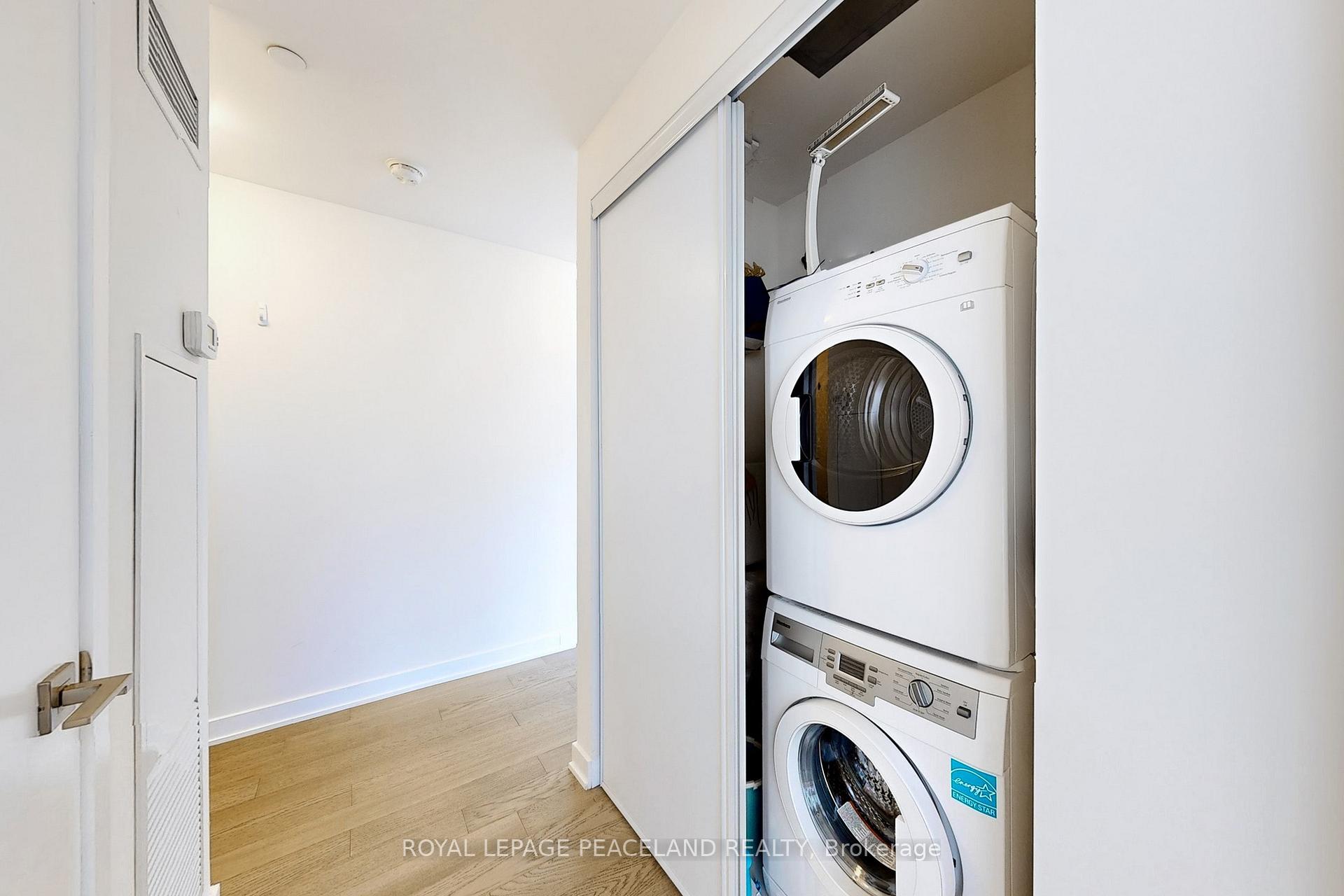 Photo 6 of Unit 910, 17 Dundonald Street, Toronto, Church-Yonge Corridor — HOMEH