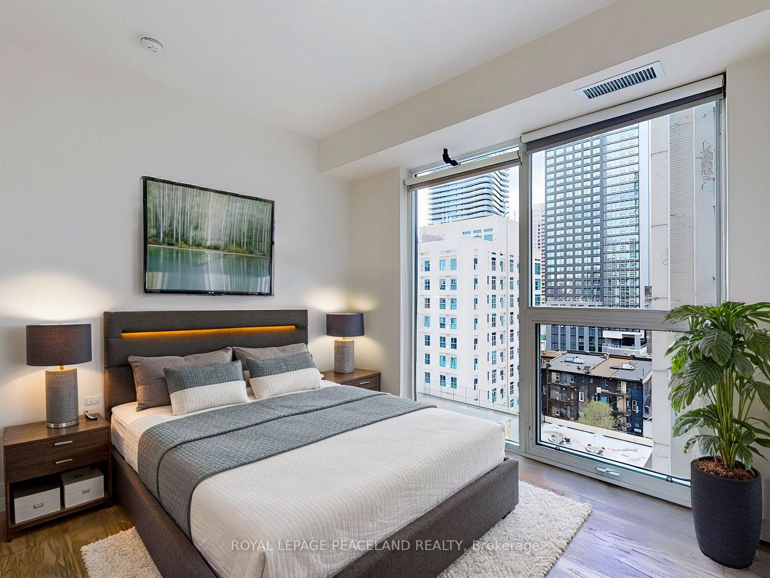 Photo 8 of Unit 910, 17 Dundonald Street, Toronto, Church-Yonge Corridor — HOMEH
