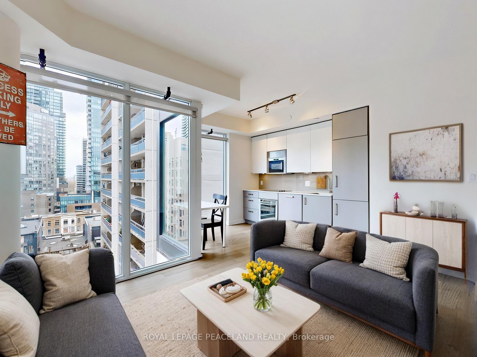 Photo 10 of Unit 910, 17 Dundonald Street, Toronto, Church-Yonge Corridor — HOMEH