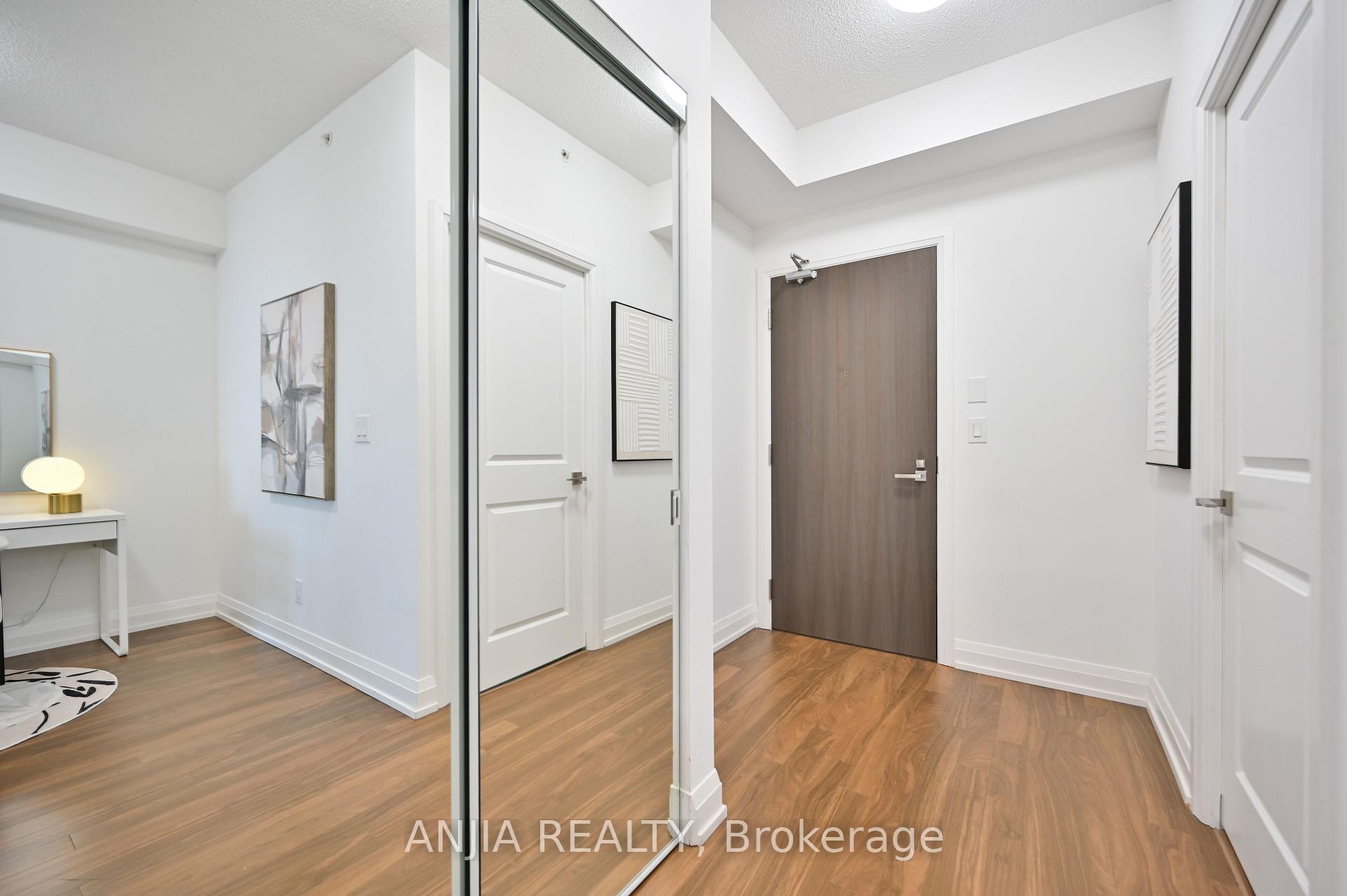 Photo 3 of Unit 1032, 7161 Yonge Street, Markham, Thornhill — HOMEH
