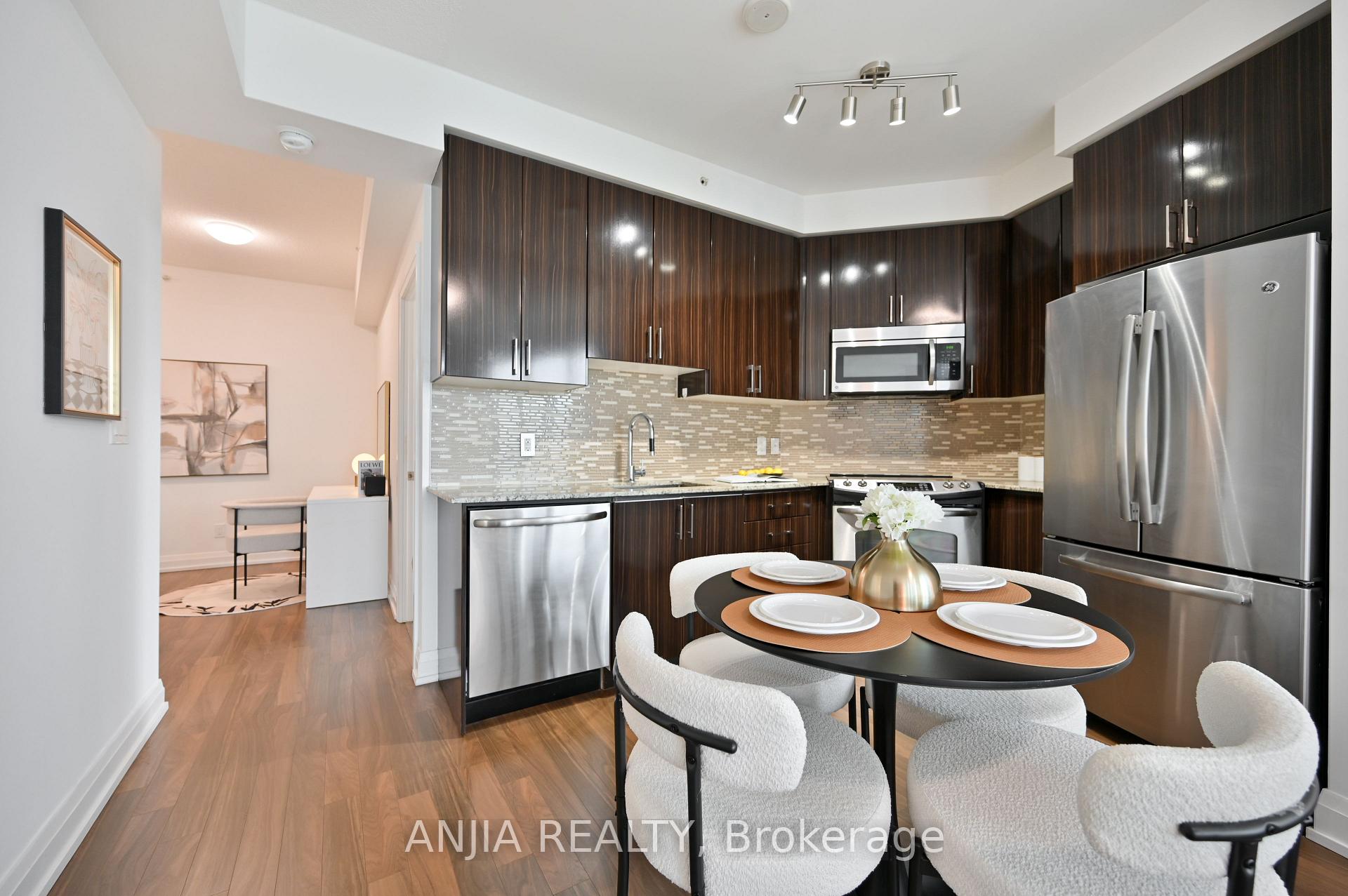 Photo 12 of Unit 1032, 7161 Yonge Street, Markham, Thornhill — HOMEH