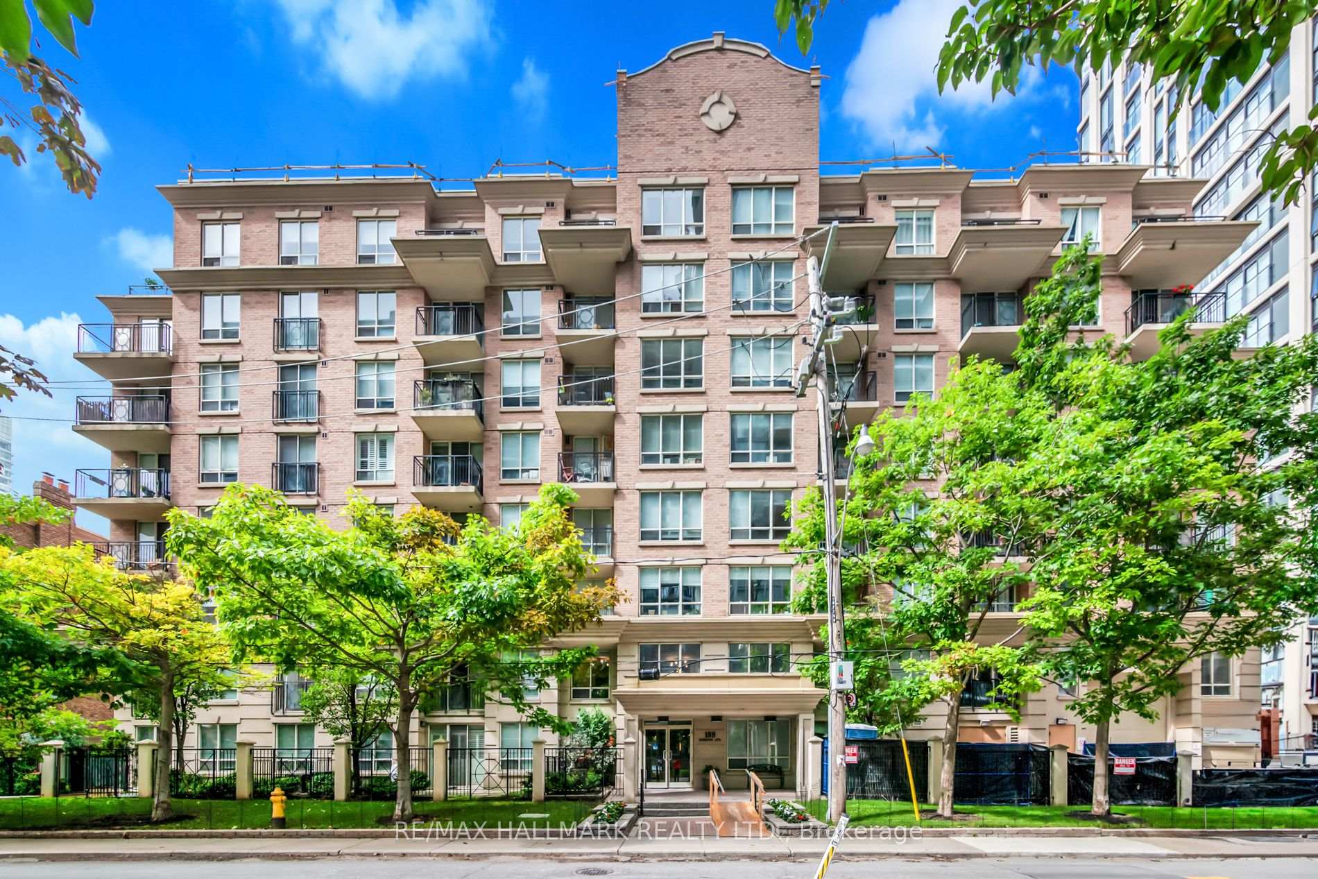 Front of Unit 207, 188 Redpath Avenue