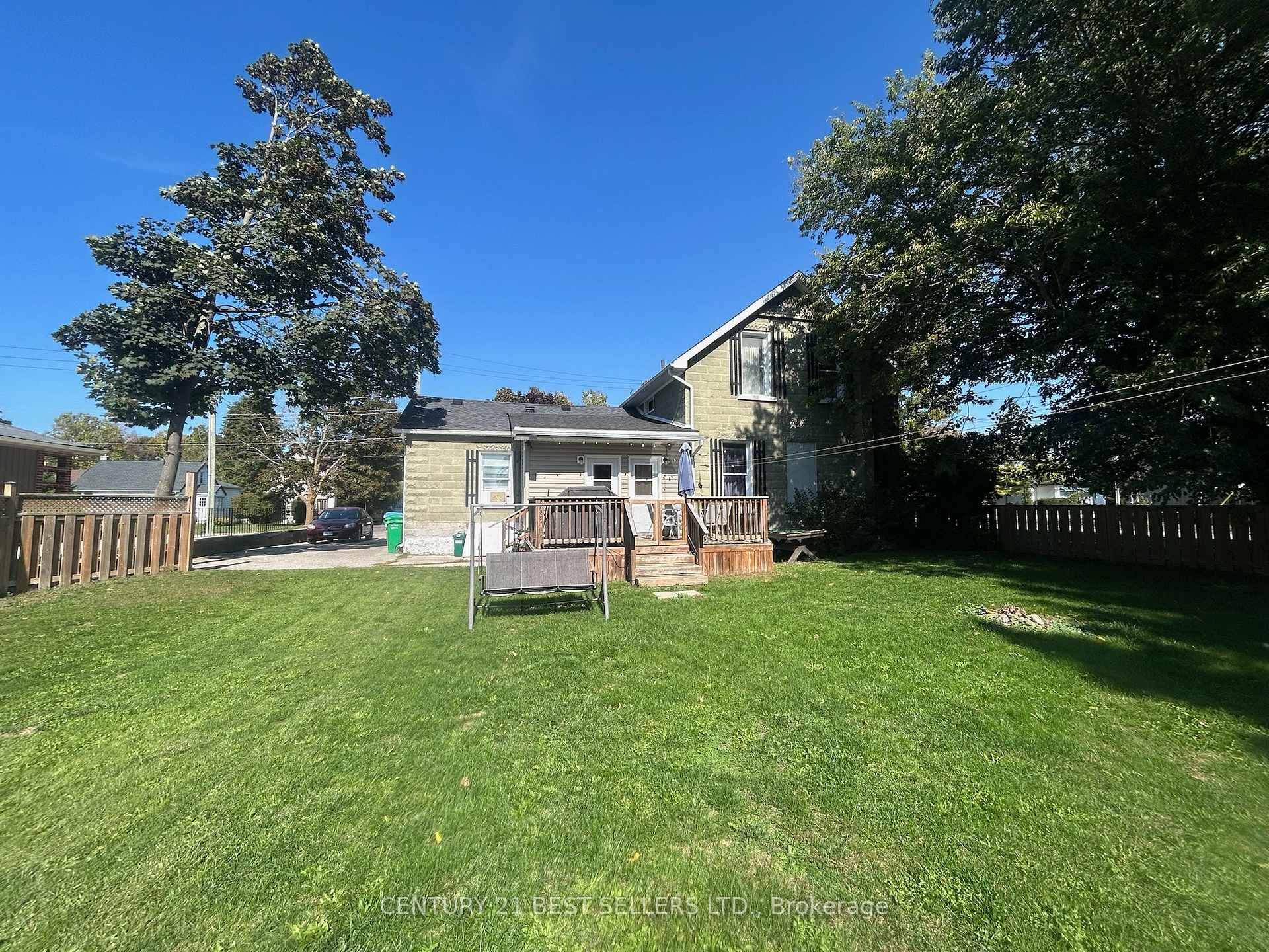 Photo 9 of 115-117 Britannia Road W, Goderich, Goderich (Town) — HOMEH