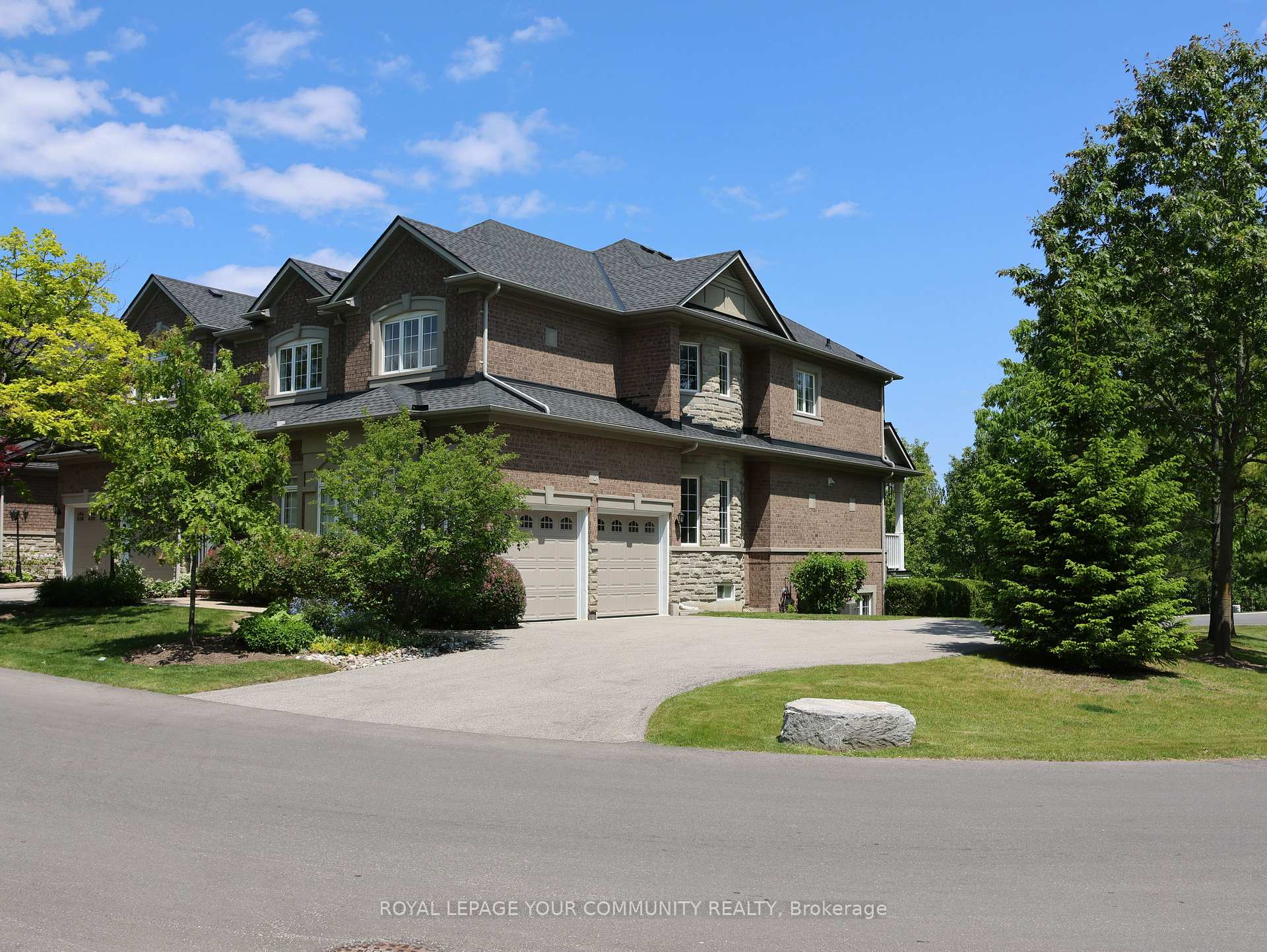 Photo 1 of 2 Stonecliffe Crescent, Aurora, Aurora Estates — HOMEH