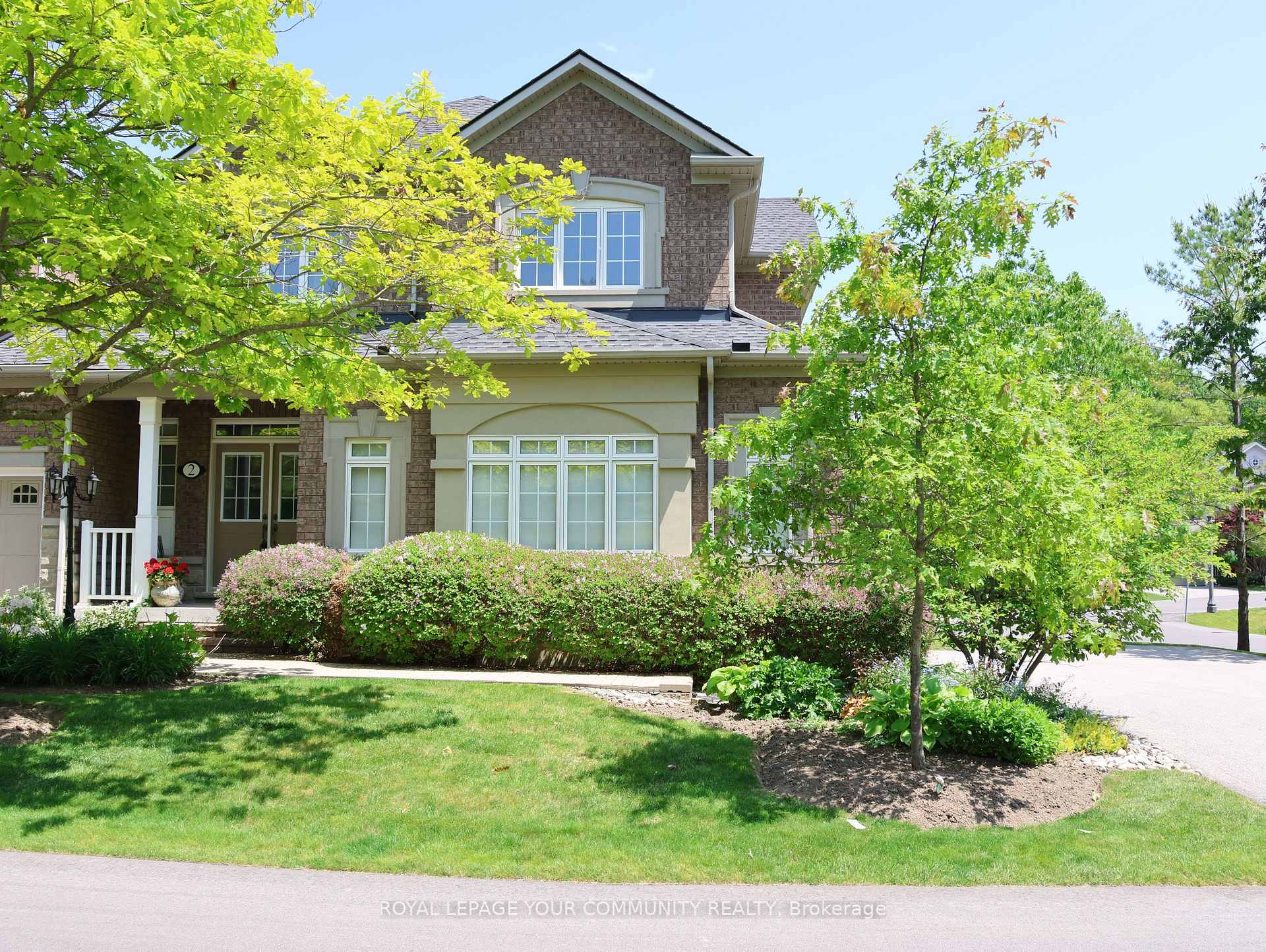 Photo 2 of 2 Stonecliffe Crescent, Aurora, Aurora Estates — HOMEH