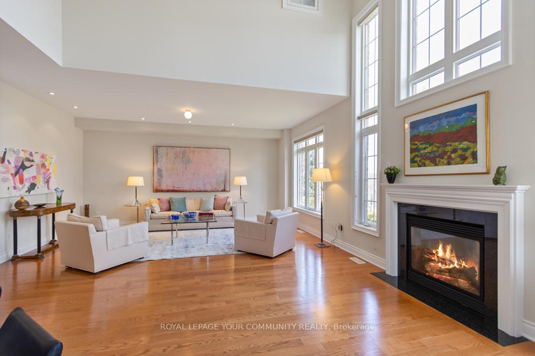 Photo 8 of 2 Stonecliffe Crescent, Aurora, Aurora Estates — HOMEH