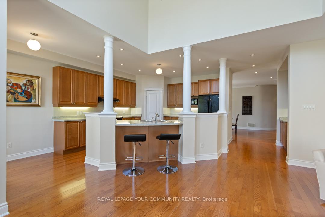 Photo 9 of 2 Stonecliffe Crescent, Aurora, Aurora Estates — HOMEH
