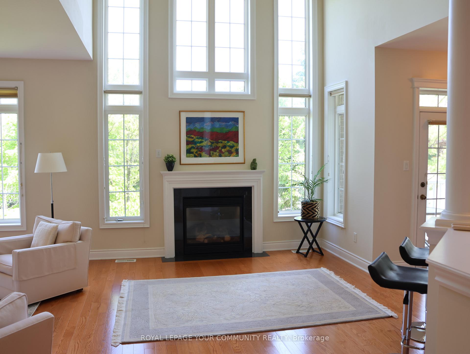 Photo 13 of 2 Stonecliffe Crescent, Aurora, Aurora Estates — HOMEH