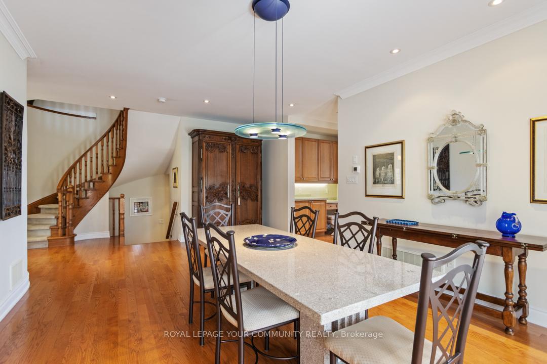 Photo 18 of 2 Stonecliffe Crescent, Aurora, Aurora Estates — HOMEH