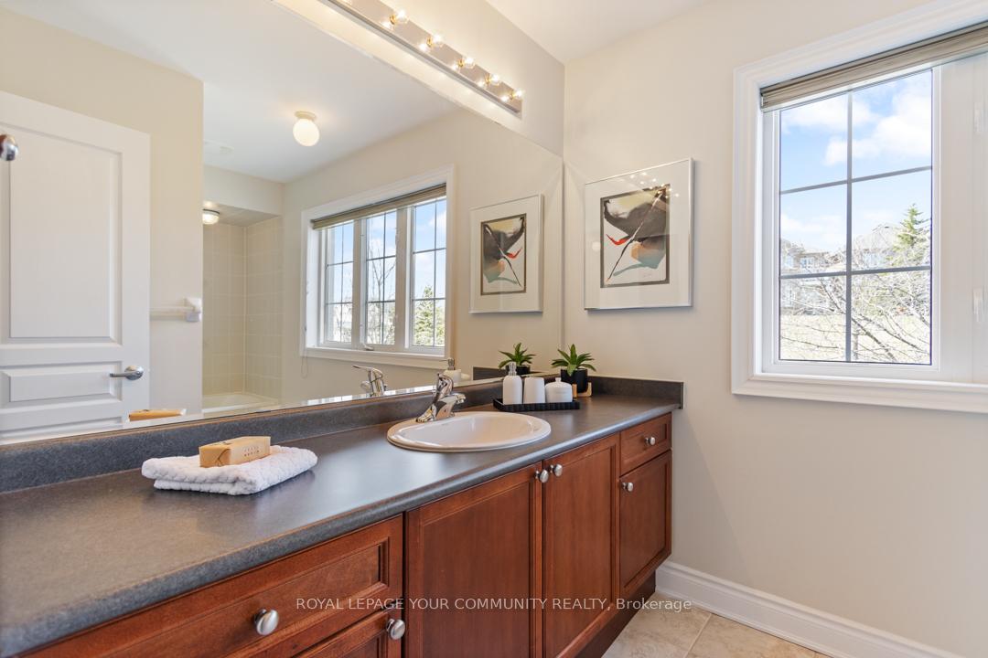 Photo 31 of 2 Stonecliffe Crescent, Aurora, Aurora Estates — HOMEH