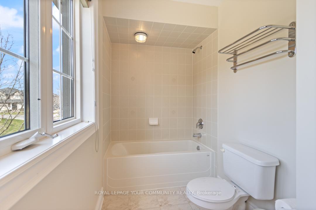 Photo 32 of 2 Stonecliffe Crescent, Aurora, Aurora Estates — HOMEH