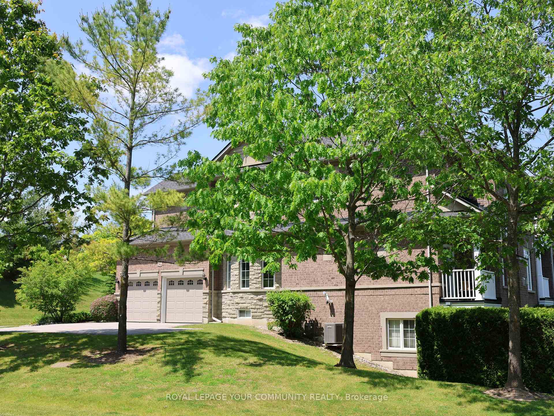 Photo 36 of 2 Stonecliffe Crescent, Aurora, Aurora Estates — HOMEH