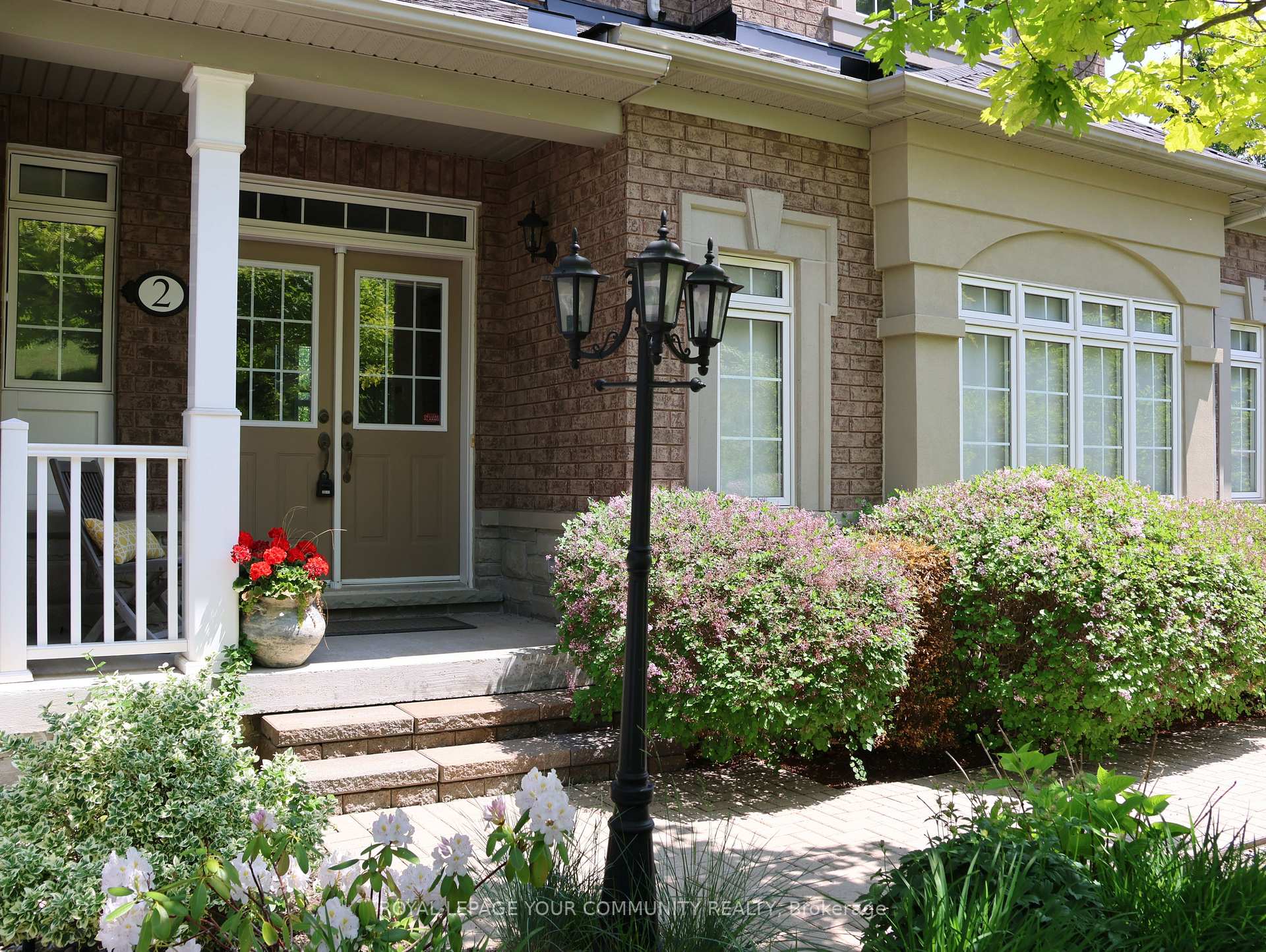 Photo 38 of 2 Stonecliffe Crescent, Aurora, Aurora Estates — HOMEH