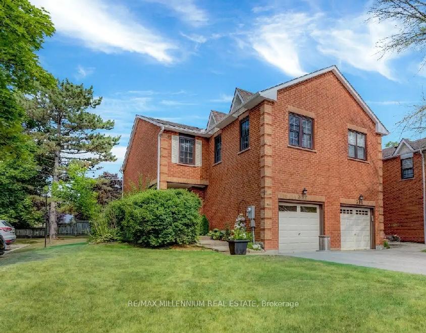 Front of Unit 24, 302 Wilkes Court N