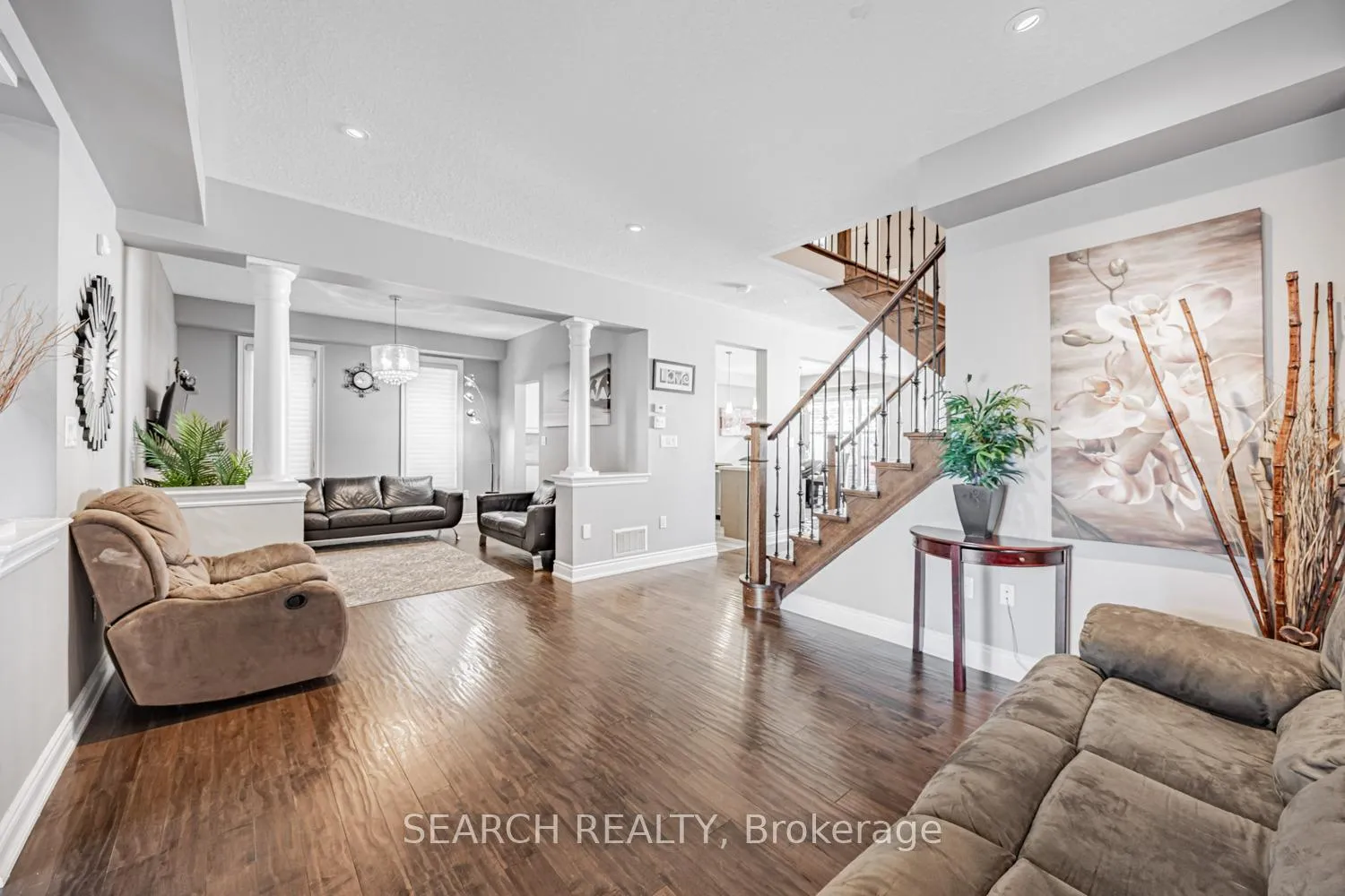 Photo 4 of 11 Elmer Adams Drive, Clarington, Courtice — HOMEH