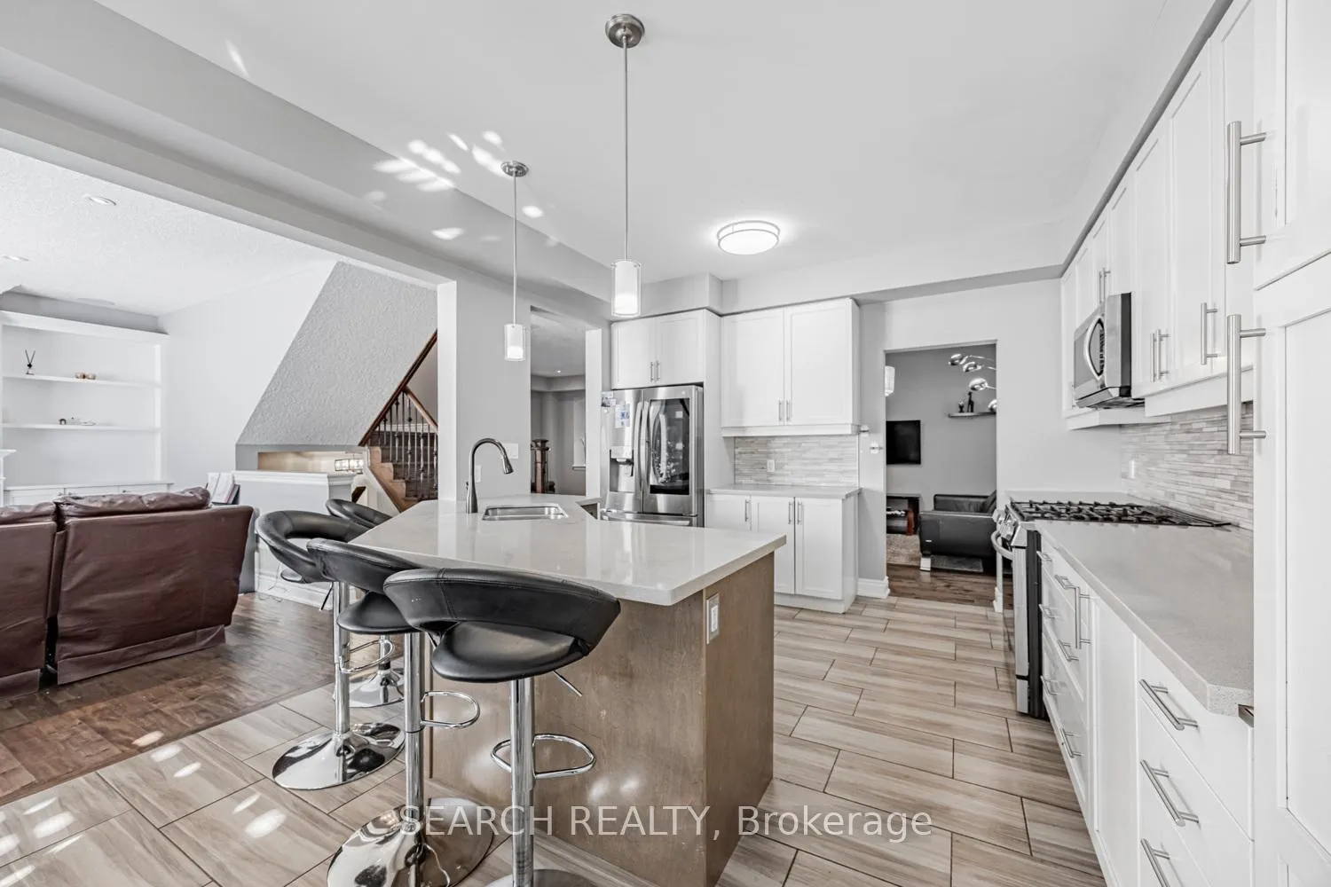 Photo 11 of 11 Elmer Adams Drive, Clarington, Courtice — HOMEH