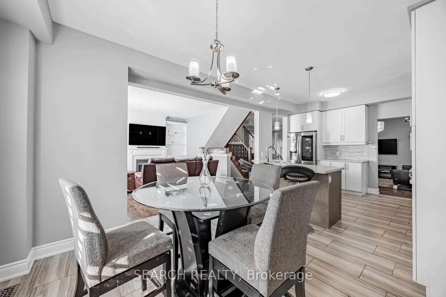 Photo 12 of 11 Elmer Adams Drive, Clarington, Courtice — HOMEH