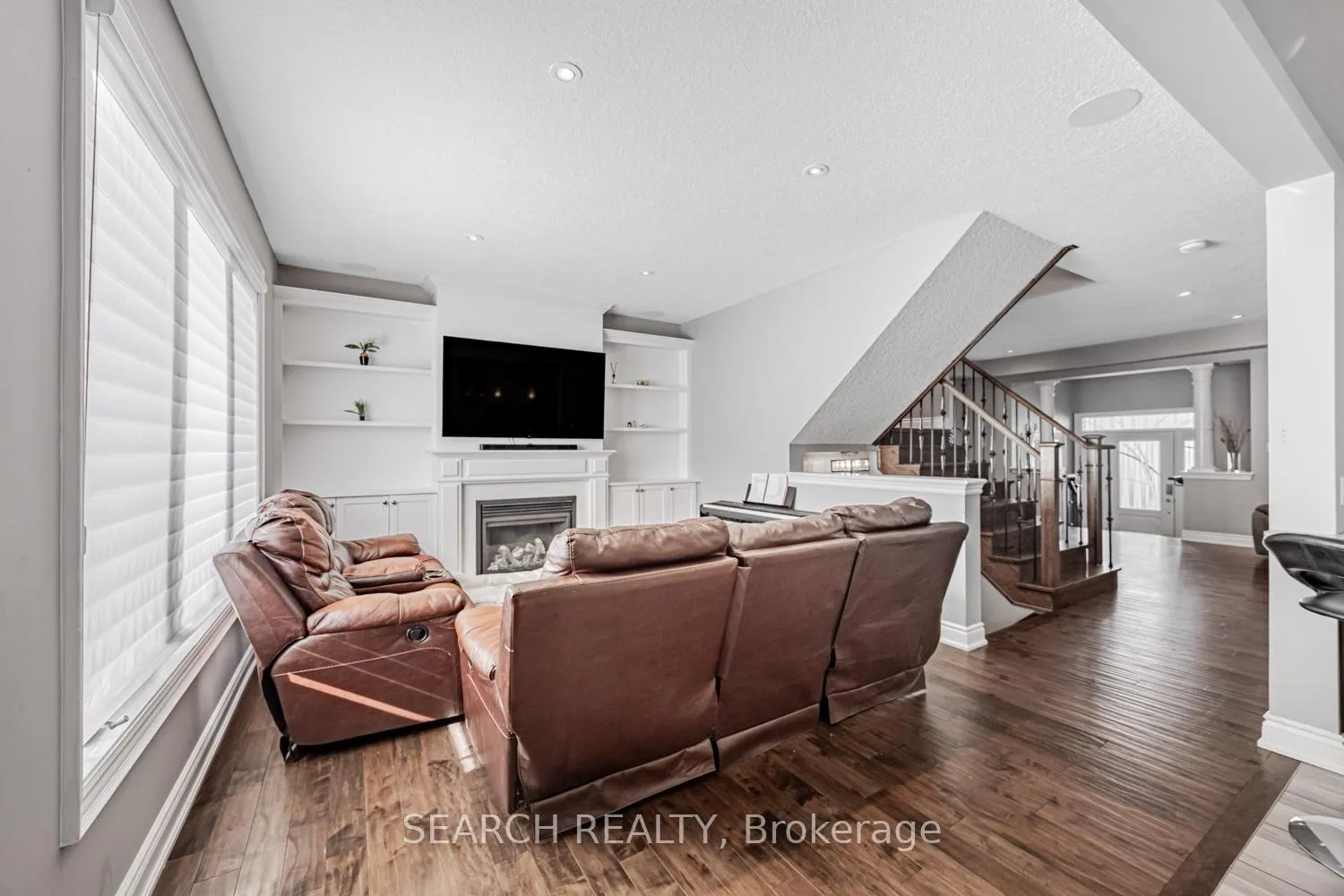 Photo 16 of 11 Elmer Adams Drive, Clarington, Courtice — HOMEH