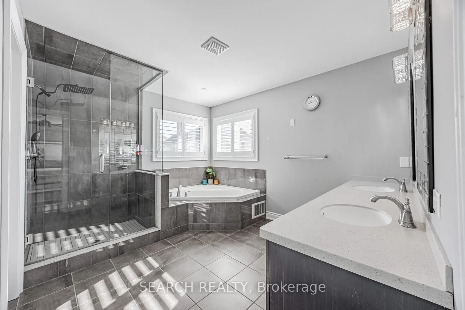 Photo 23 of 11 Elmer Adams Drive, Clarington, Courtice — HOMEH