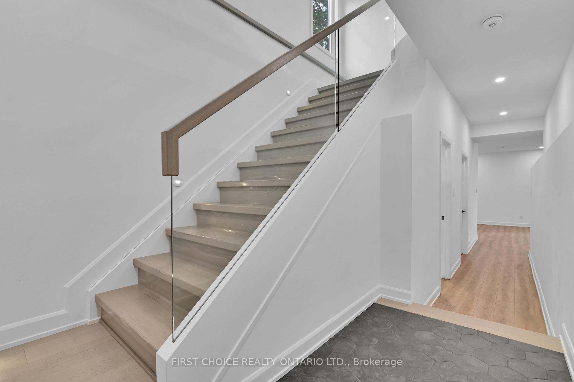 Photo 23 of 19 Gwynne Avenue, Ottawa, Civic Hospital — HOMEH