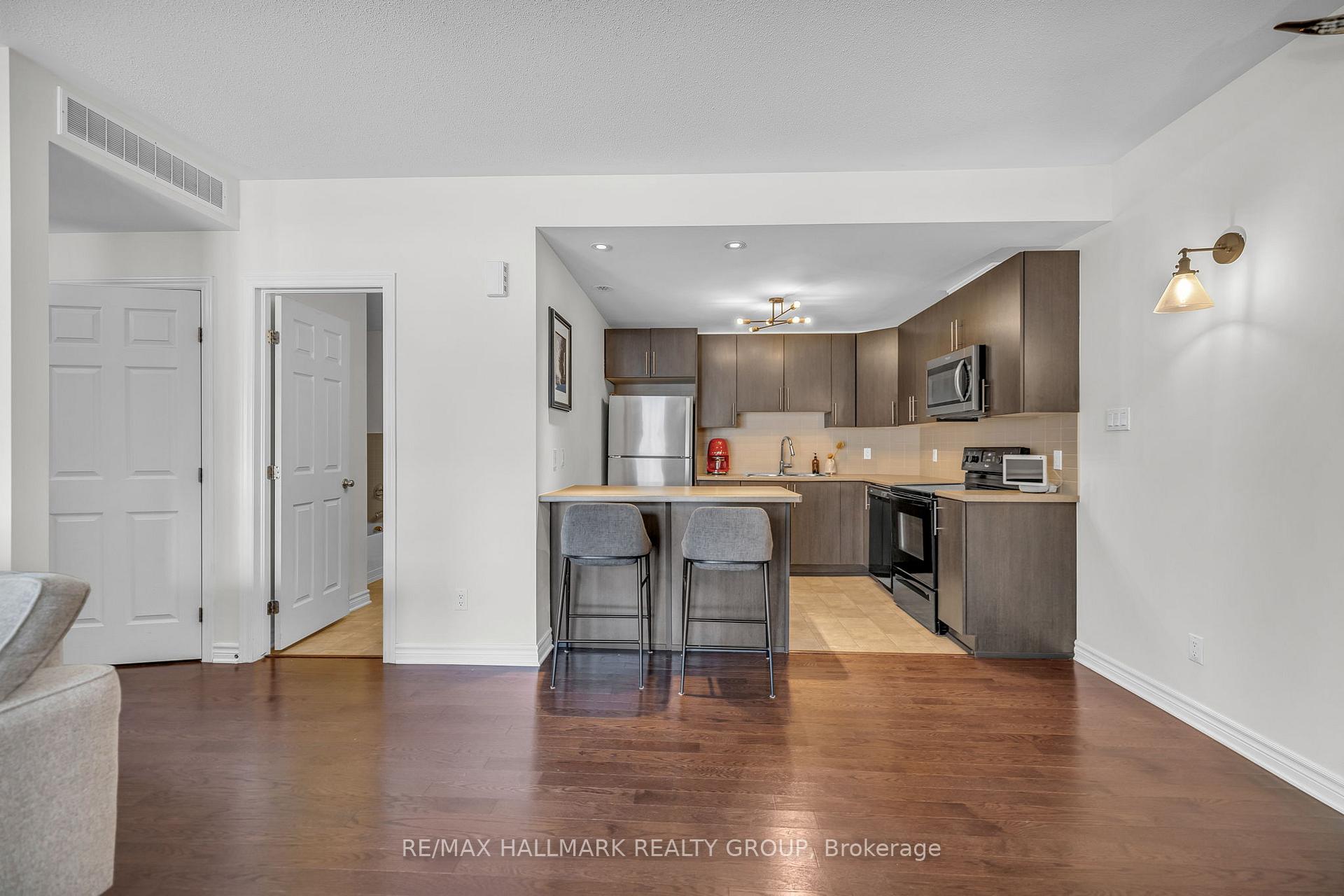 Photo 8 of Unit A, 105 Fraser Fields Way, Ottawa, Barrhaven - Heritage Park — HOMEH