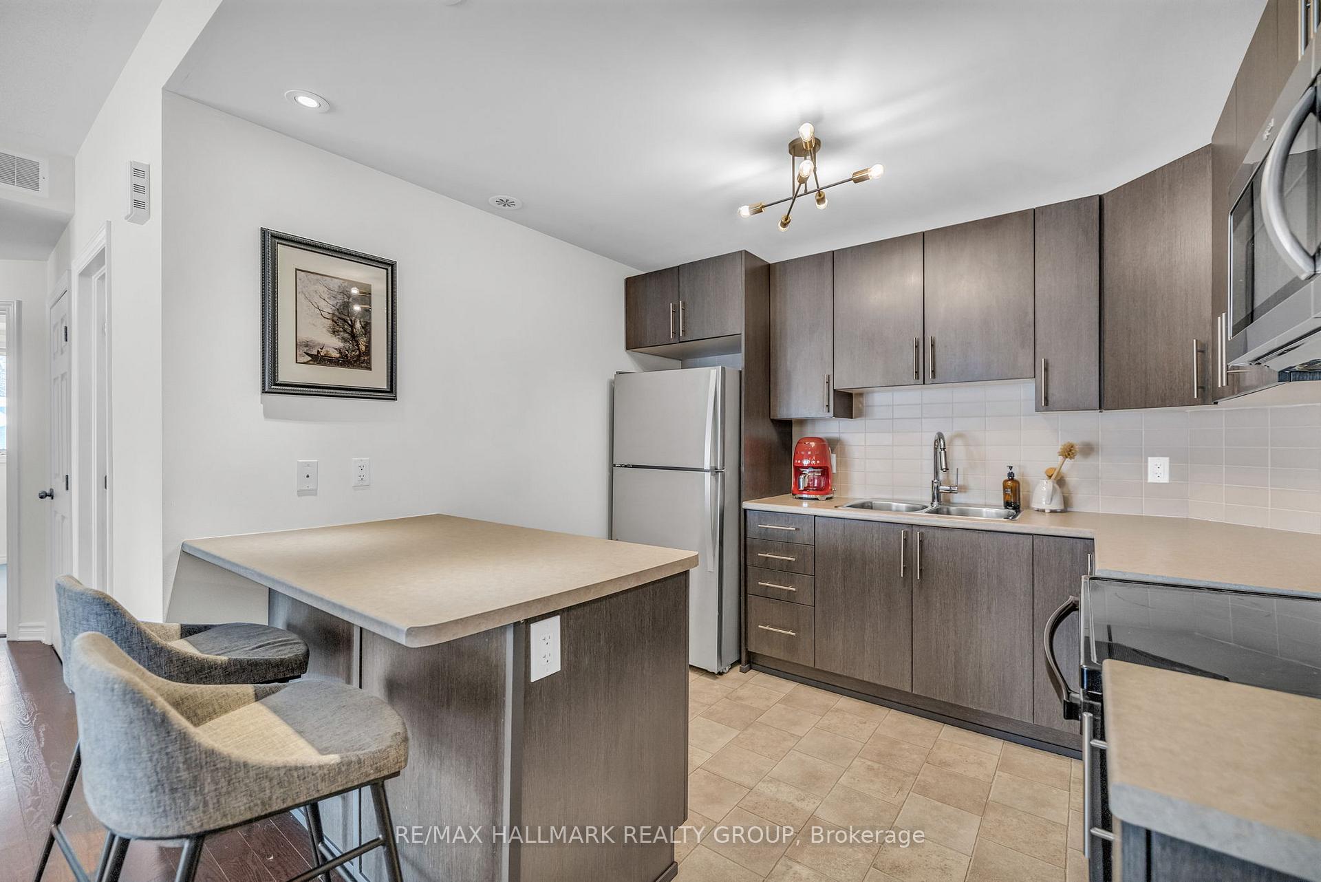 Photo 14 of Unit A, 105 Fraser Fields Way, Ottawa, Barrhaven - Heritage Park — HOMEH