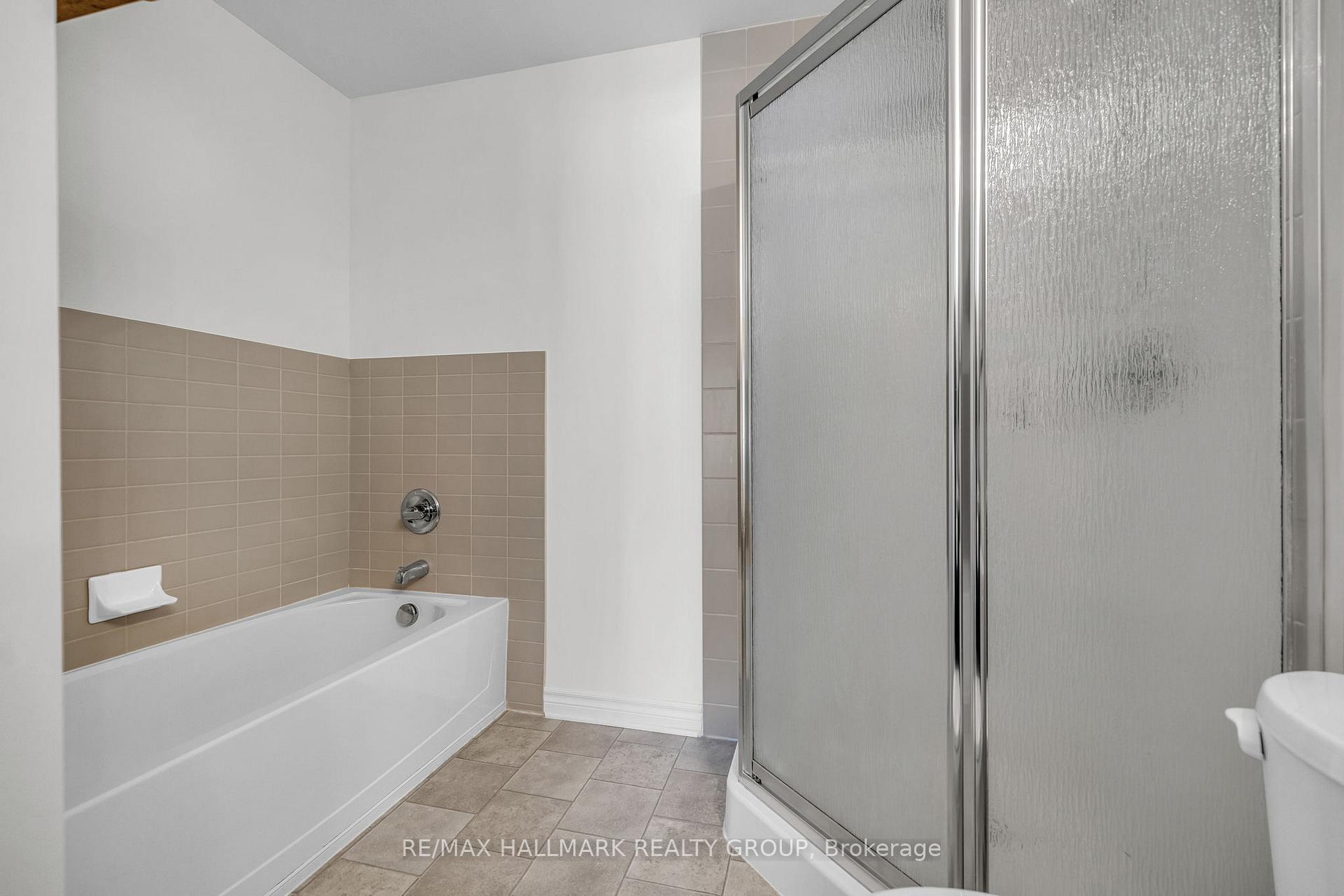 Photo 18 of Unit A, 105 Fraser Fields Way, Ottawa, Barrhaven - Heritage Park — HOMEH