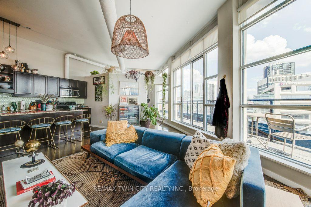 Photo 11 of Unit 608, 404 King Street W, Kitchener — HOMEH