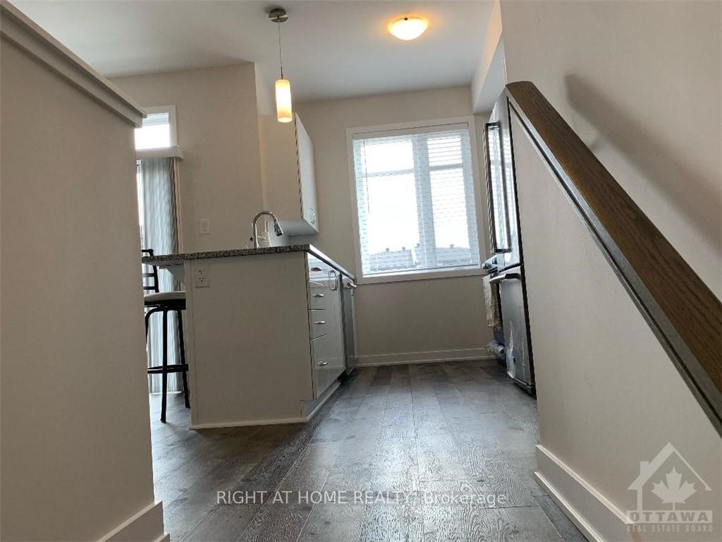 Photo 2 of 669 Corporal, Ottawa, Blossom Park/Kemp Park/Findlay Creek — HOMEH